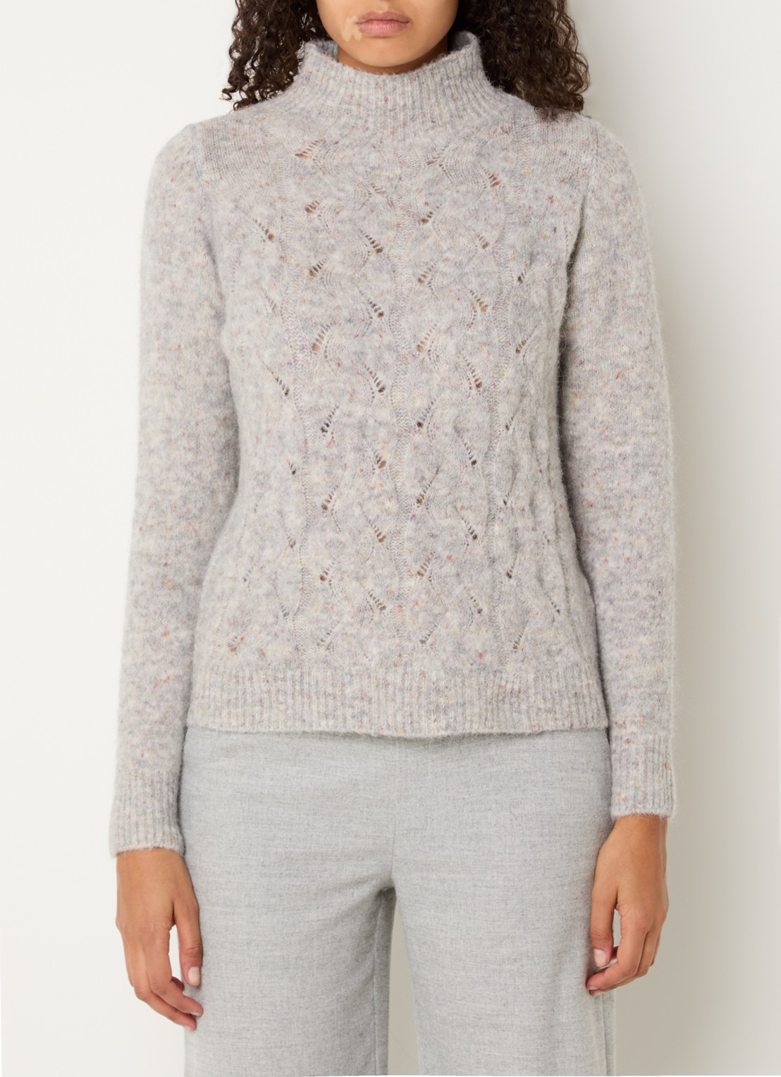 Bellamy Thebe kabelgebreide trui in alpaca wolblend - detail 4 lichtgrijs