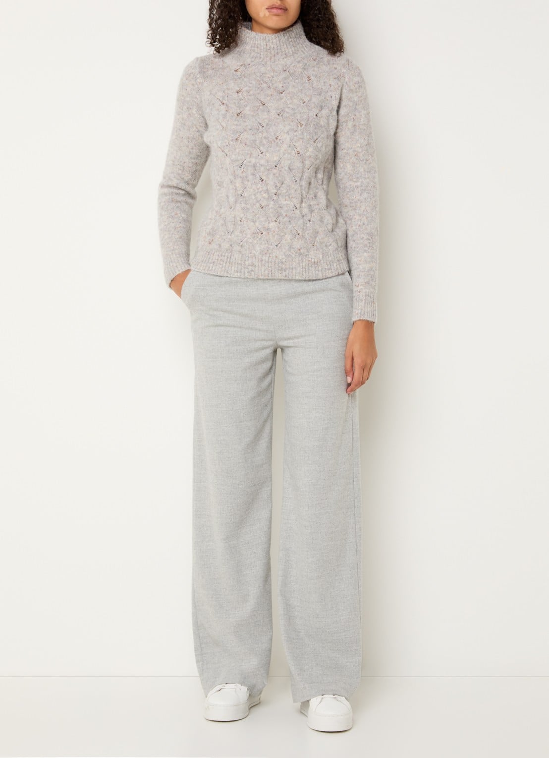 Bellamy Thebe kabelgebreide trui in alpaca wolblend - voorkant 2 lichtgrijs