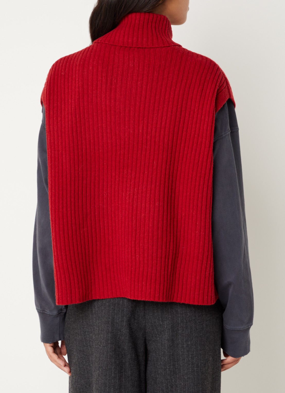 Bellerose Amer grofgebreide spencer in wolblend - achterkant 4 cranberryrood