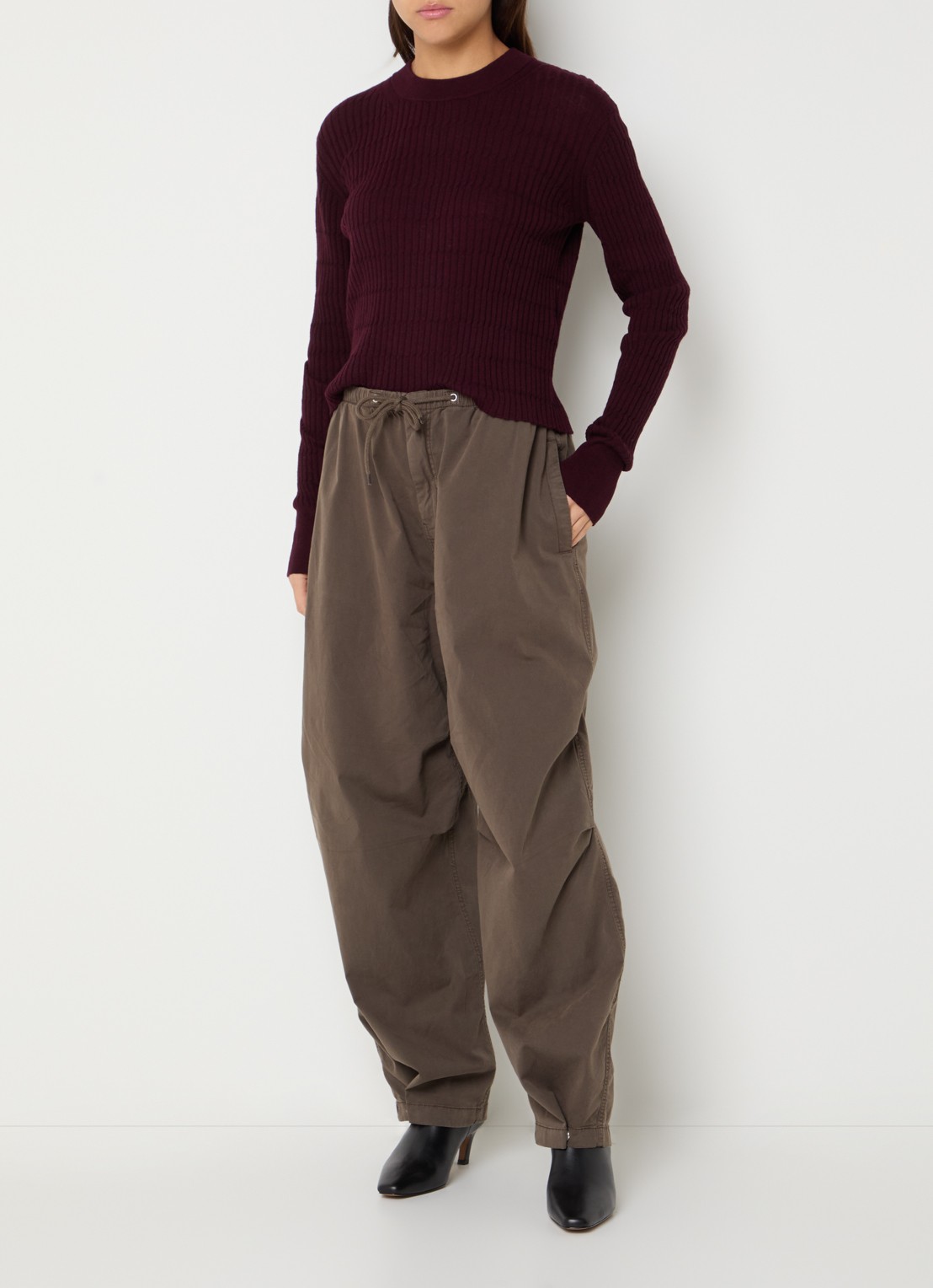 Bellerose Aryrib fijngebreide trui van wol met ronde hals - voorkant 2 aubergine