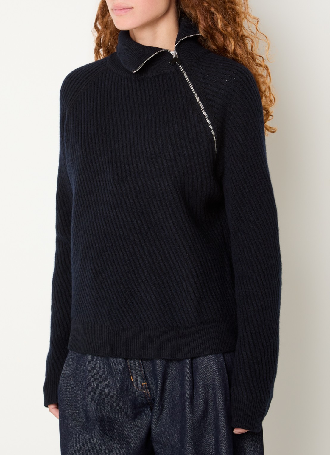 Bellerose Dorry grofgebreide trui van merino wol - detail 4 donkerblauw