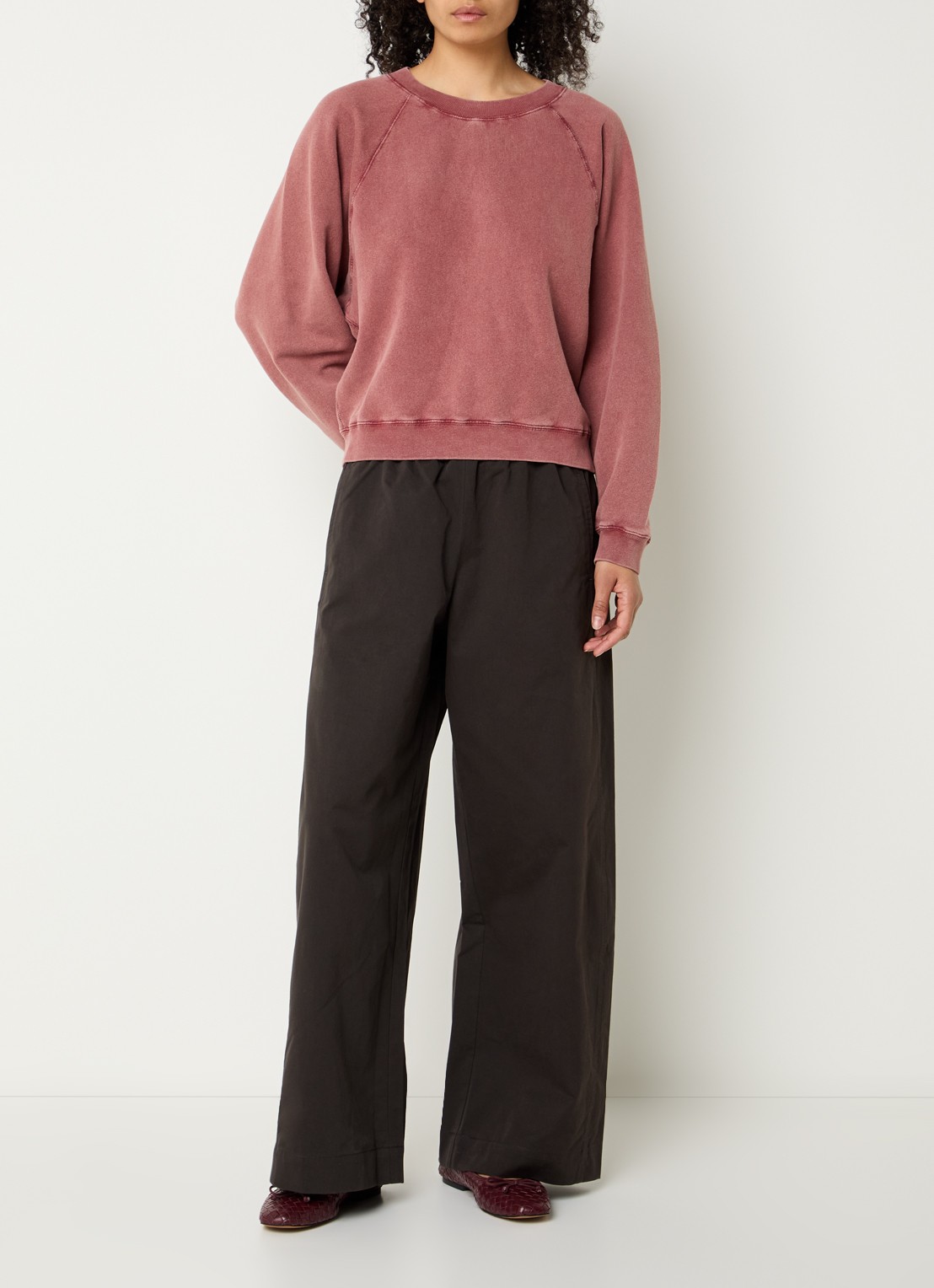 Bellerose Fella sweater met ronde hals - voorkant 3 khaki