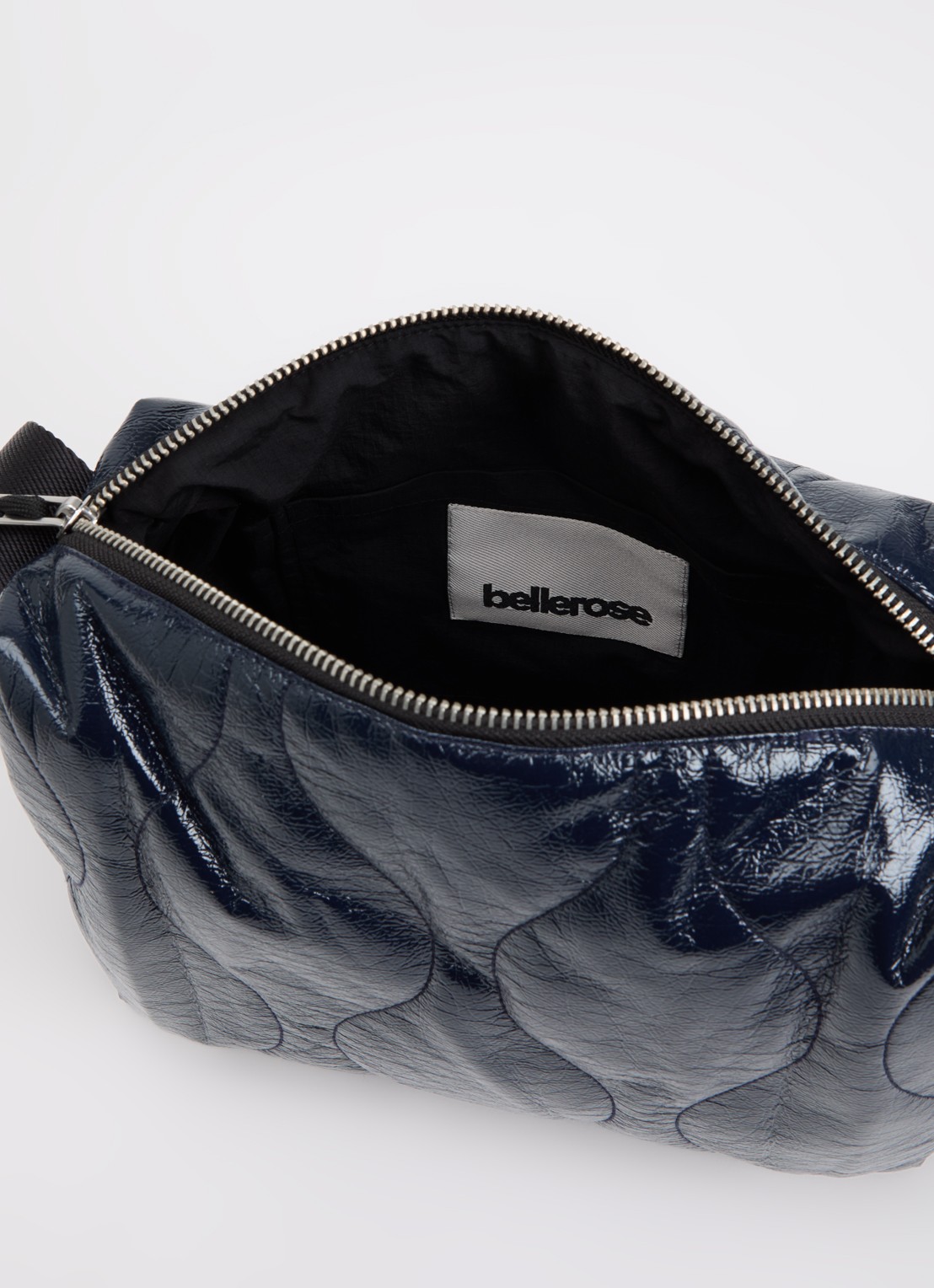 Bellerose Hobbes crossbodytas met verstelbare schouderriem - detail 2 donkerblauw