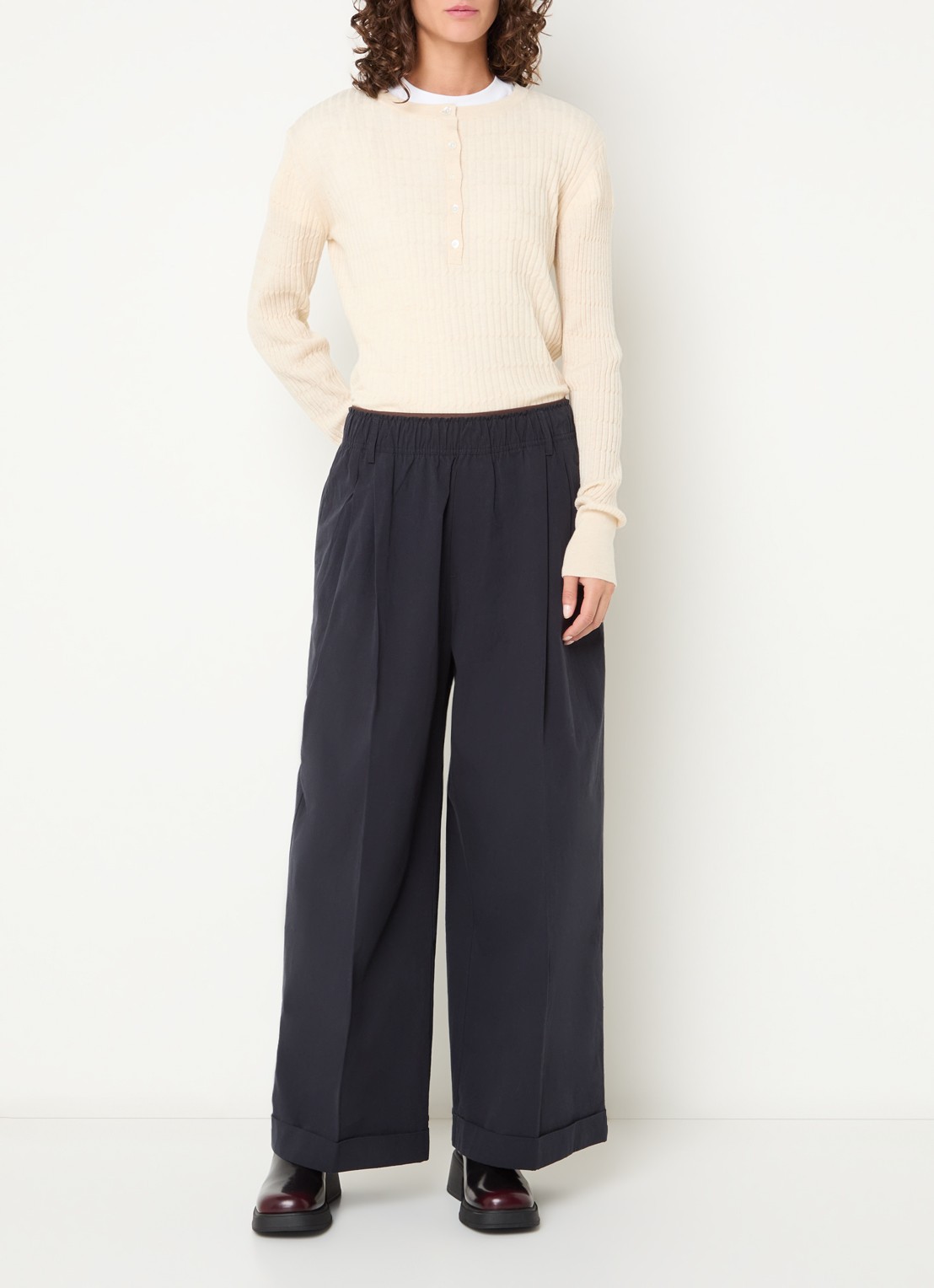 Bellerose Jasha high waist wide fit broek met steekzakken - voorkant 3 zwart