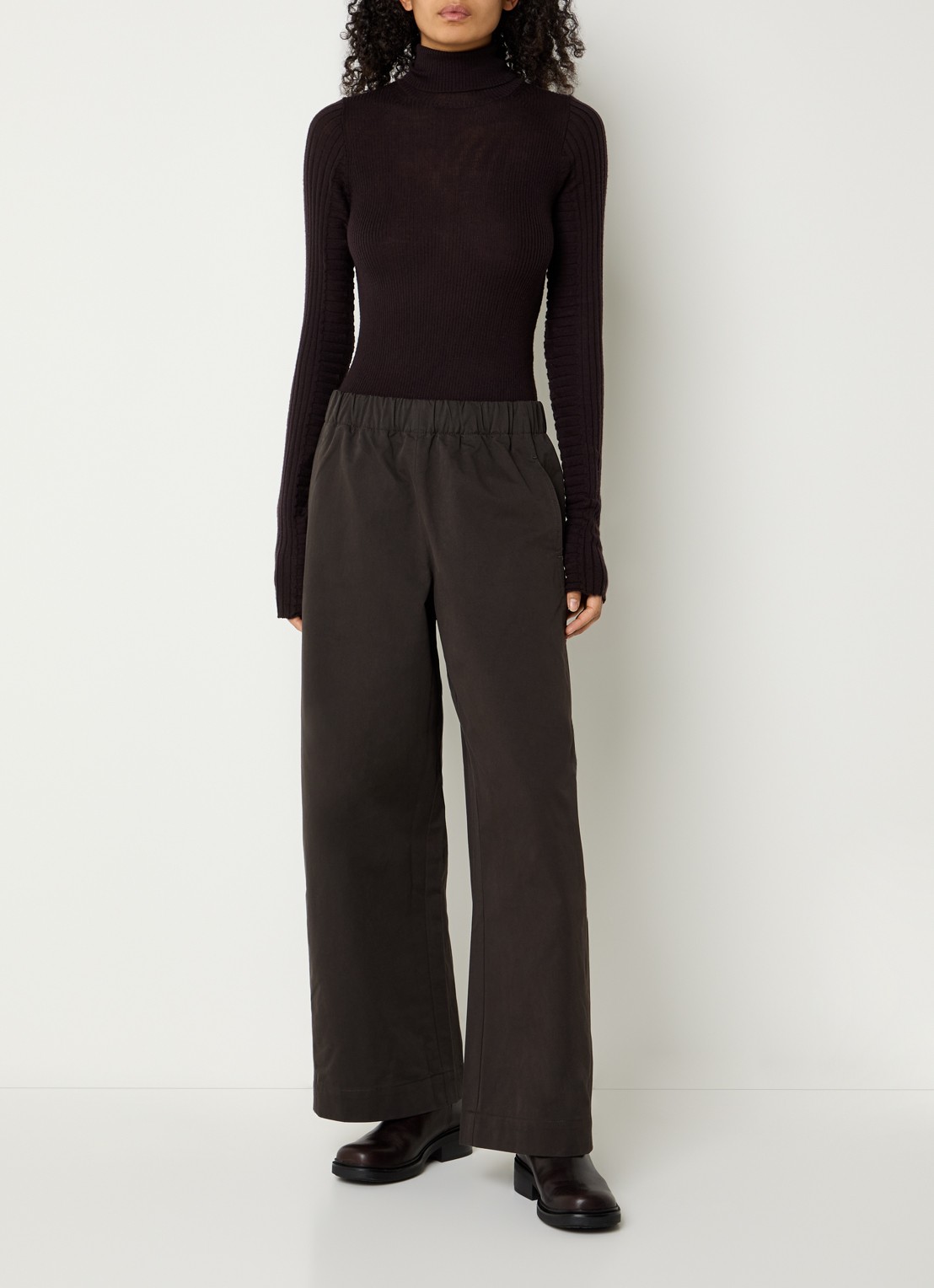 Bellerose Joline high waist wide fit broek met steekzakken - voorkant 3 bruin