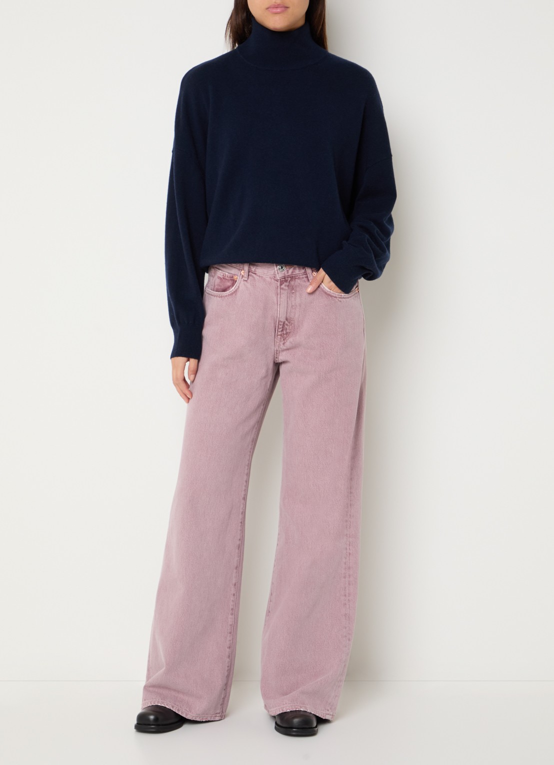 Bellerose Kansas mid waist wide fit jeans met gekleurde wassing - voorkant 2 oudroze