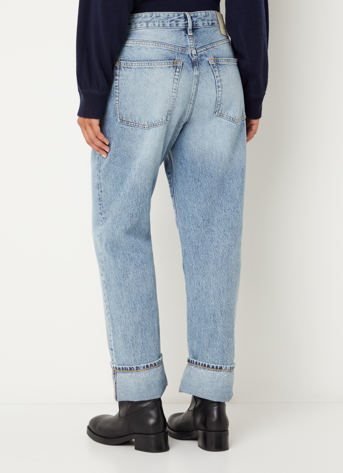 Bellerose Kurt high waist tapered fit jeans met lichte wassing - achterkant 5 indigo