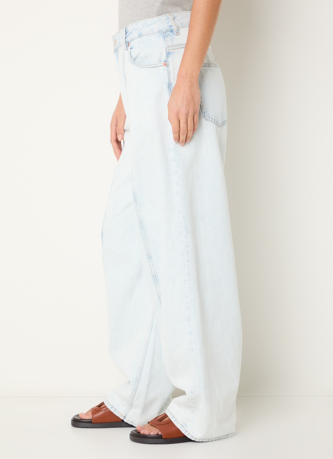 Bellerose Low waist loose fit jeans met lichte wassing en siernaad - detail 2 indigo