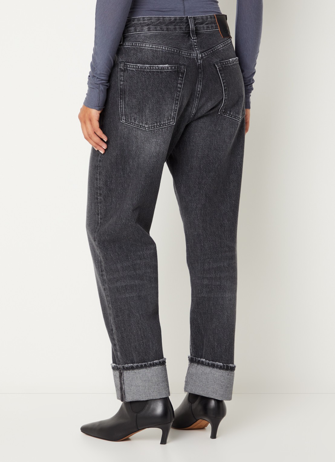 Bellerose Low waist tapered fit jeans met gekleurde wassing - achterkant antraciet