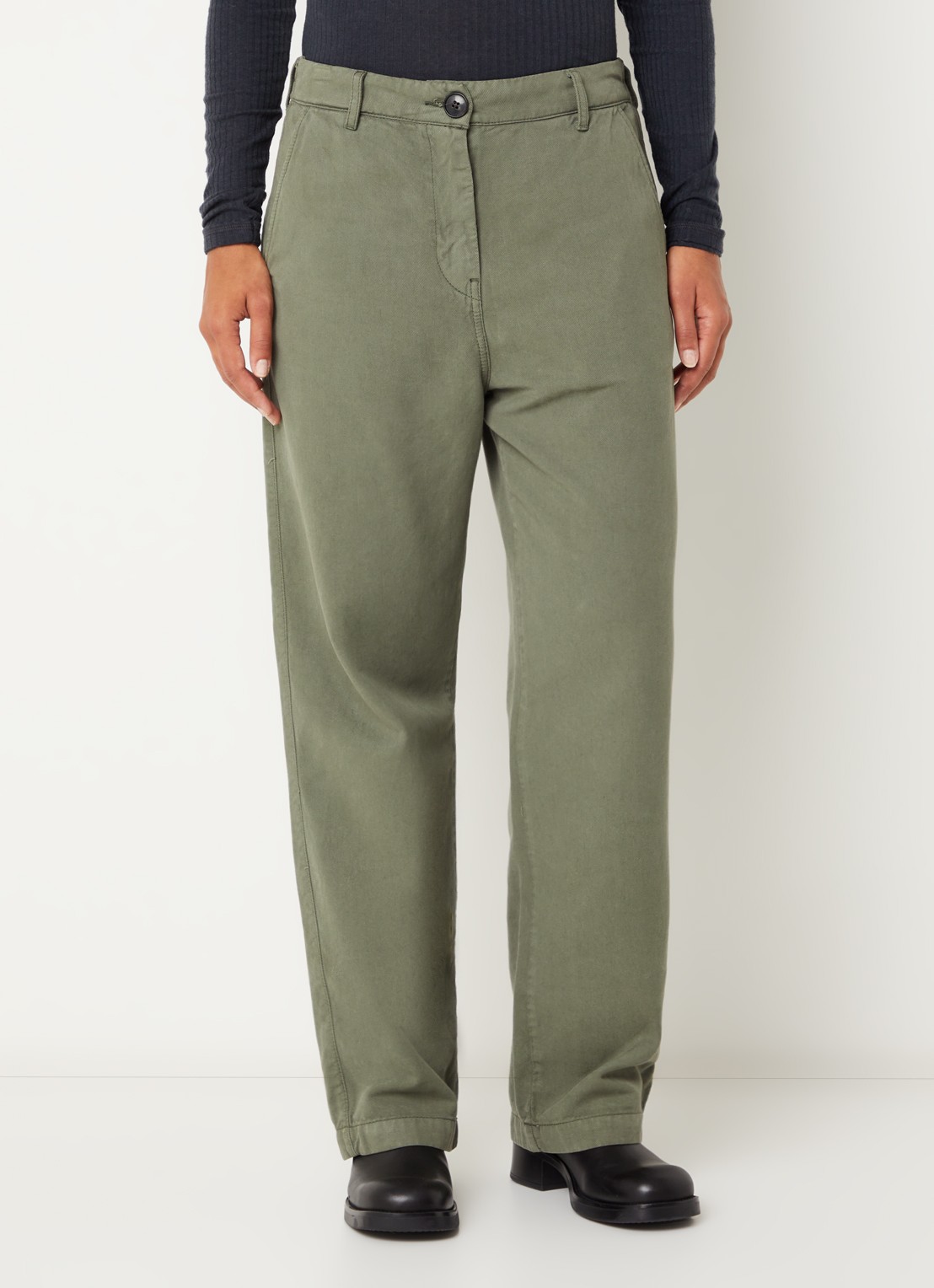 Bellerose Pace low waist tapered fit chino met steekzakken - detail 2 mosgroen