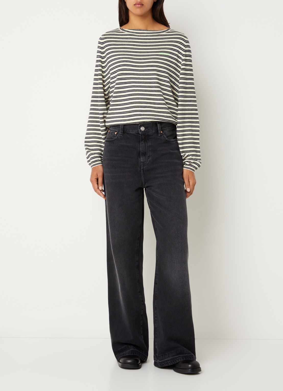Bellerose Parthe51 mid waist loose fit jeans met gekleurde wassing en steekzakken - voorkant 2 zwart
