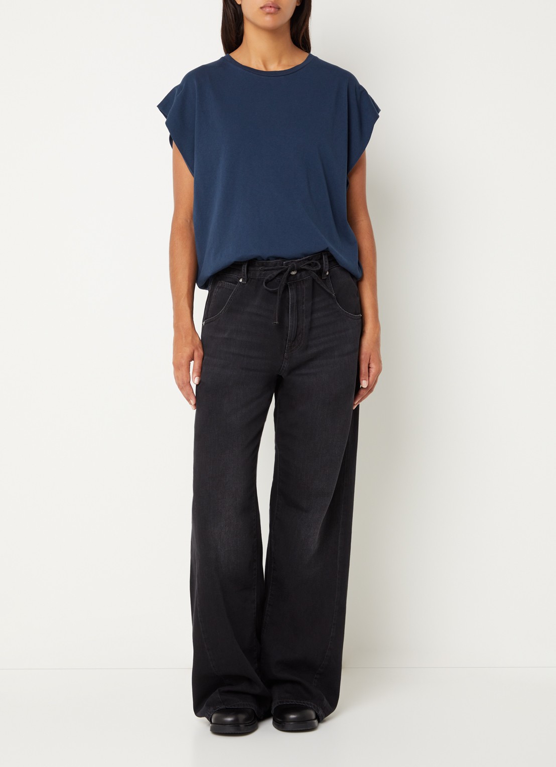 Bellerose Pearcy mid waist loose fit jeans met gekleurde wassing - voorkant 2 zwart