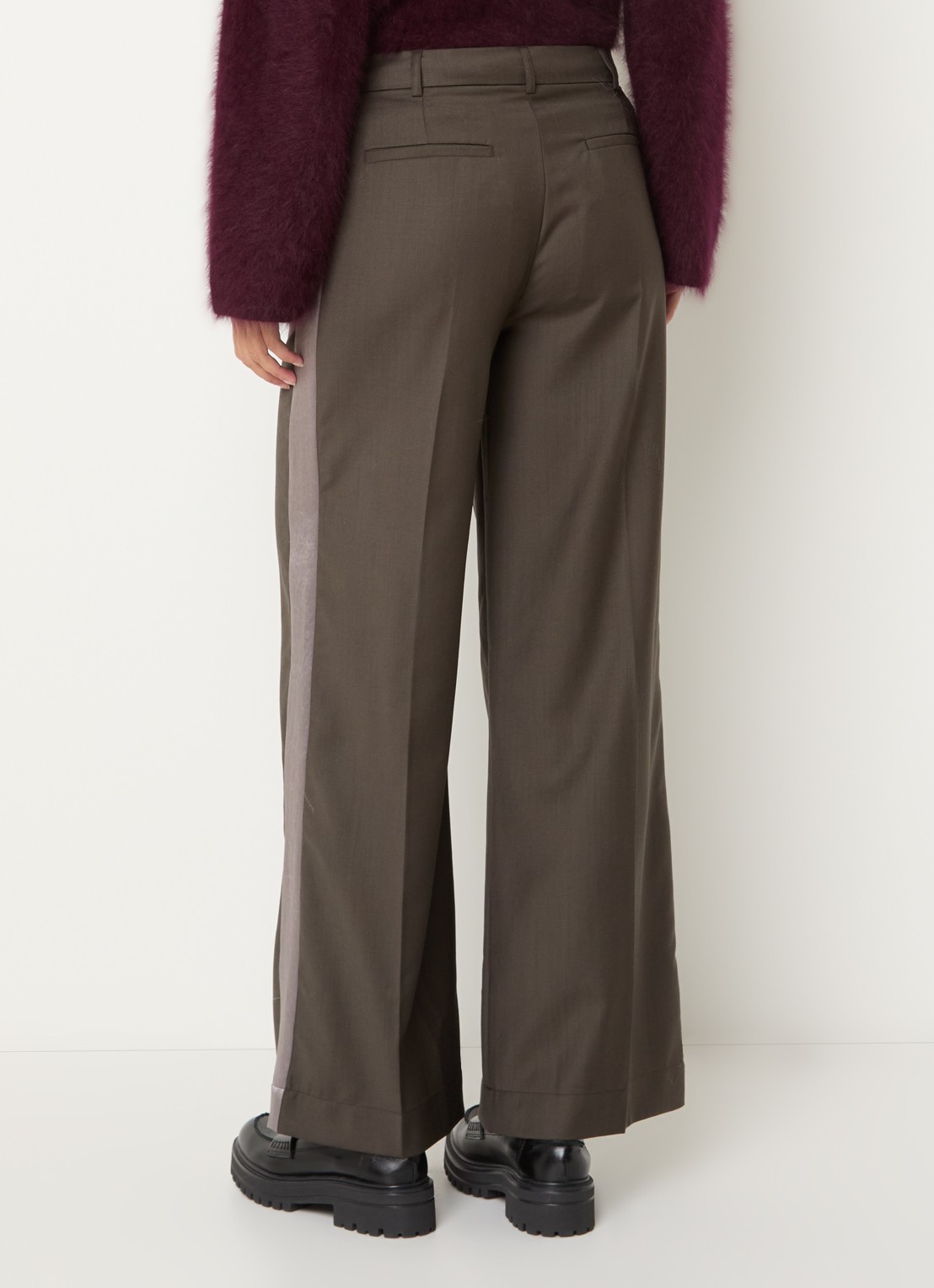 Bellerose Shine mid waist straight fit broek met steekzakken - achterkant donkerbruin