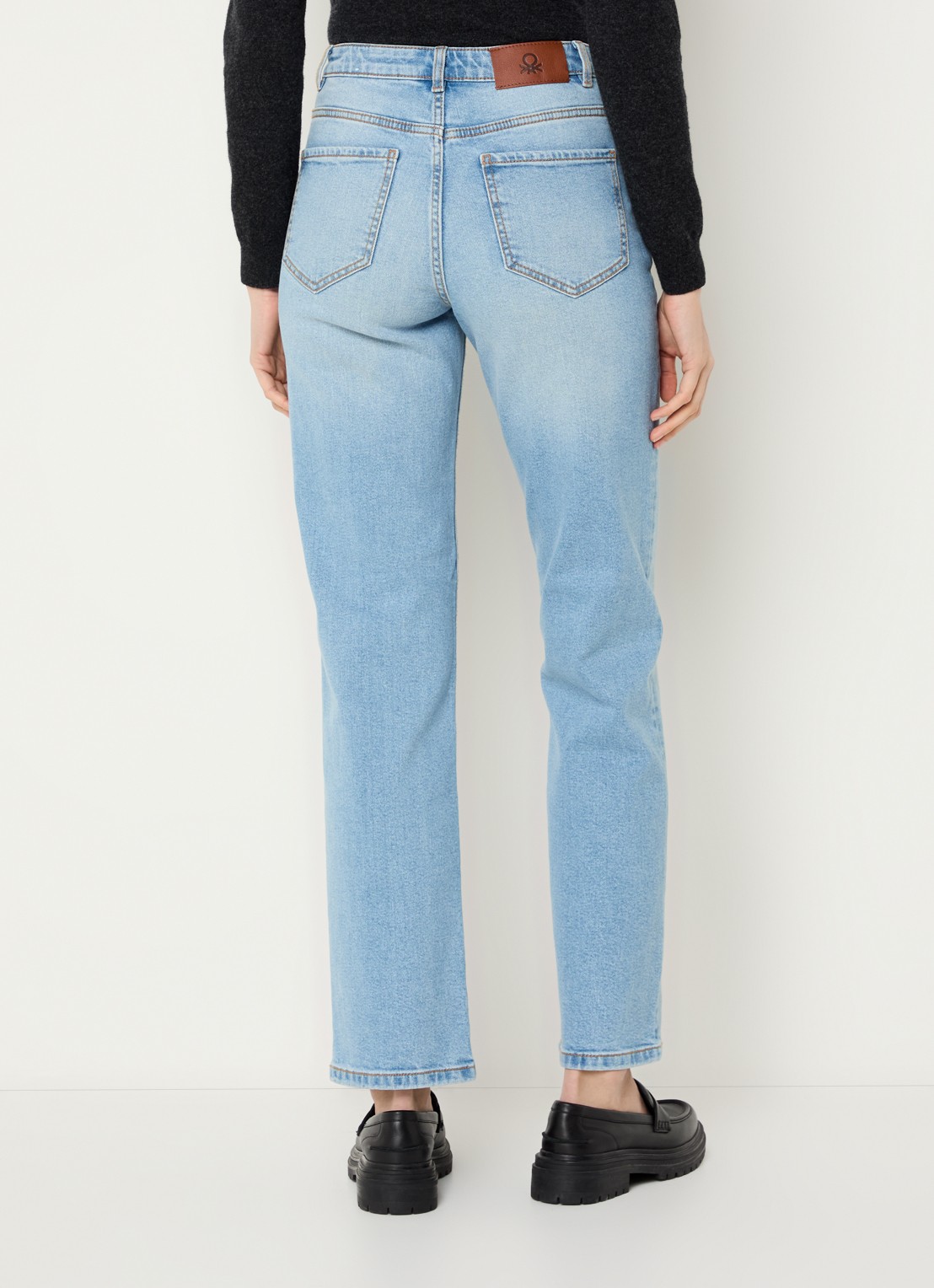 Benetton Ben high waist straight leg jeans met medium wassing - achterkant 5 lichtblauw