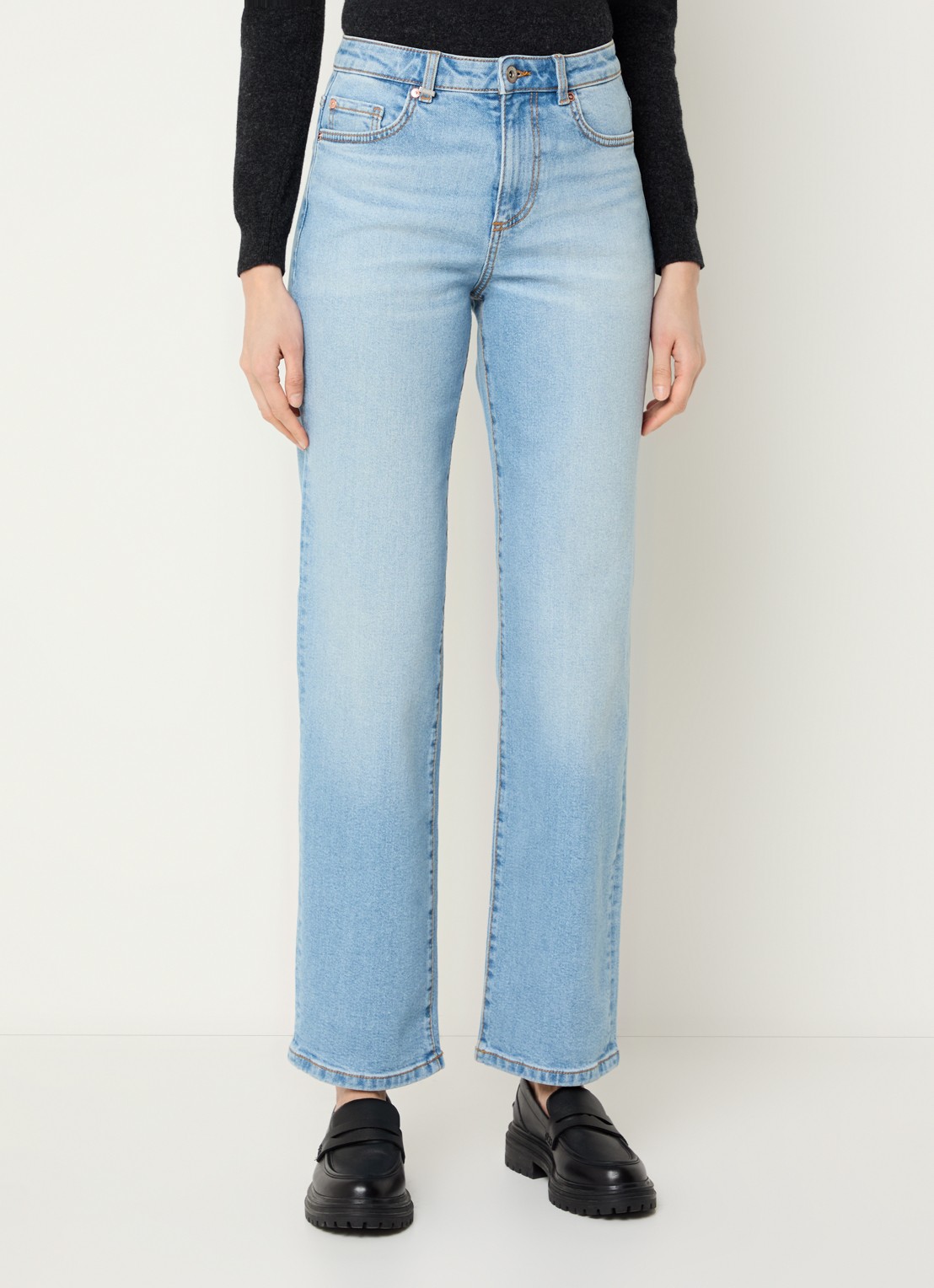 Benetton Ben high waist straight leg jeans met medium wassing - detail lichtblauw