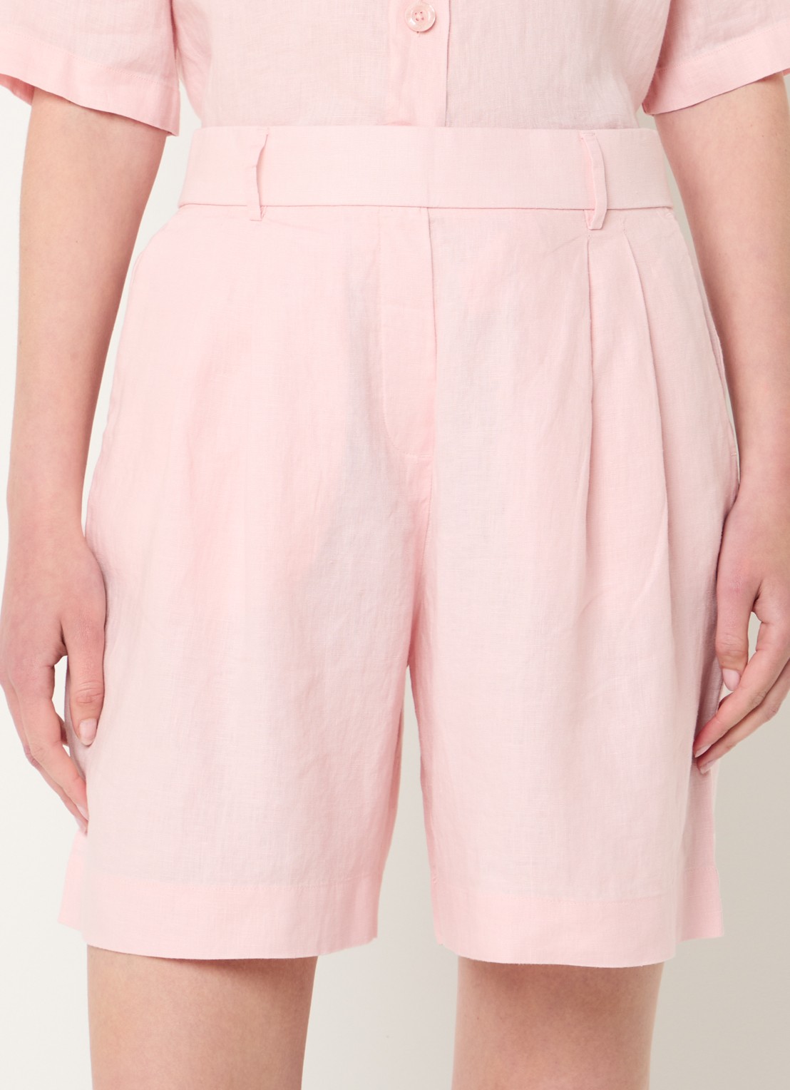 Benetton Bermuda high waist loose fit korte broek van linnen - detail 4 lichtroze