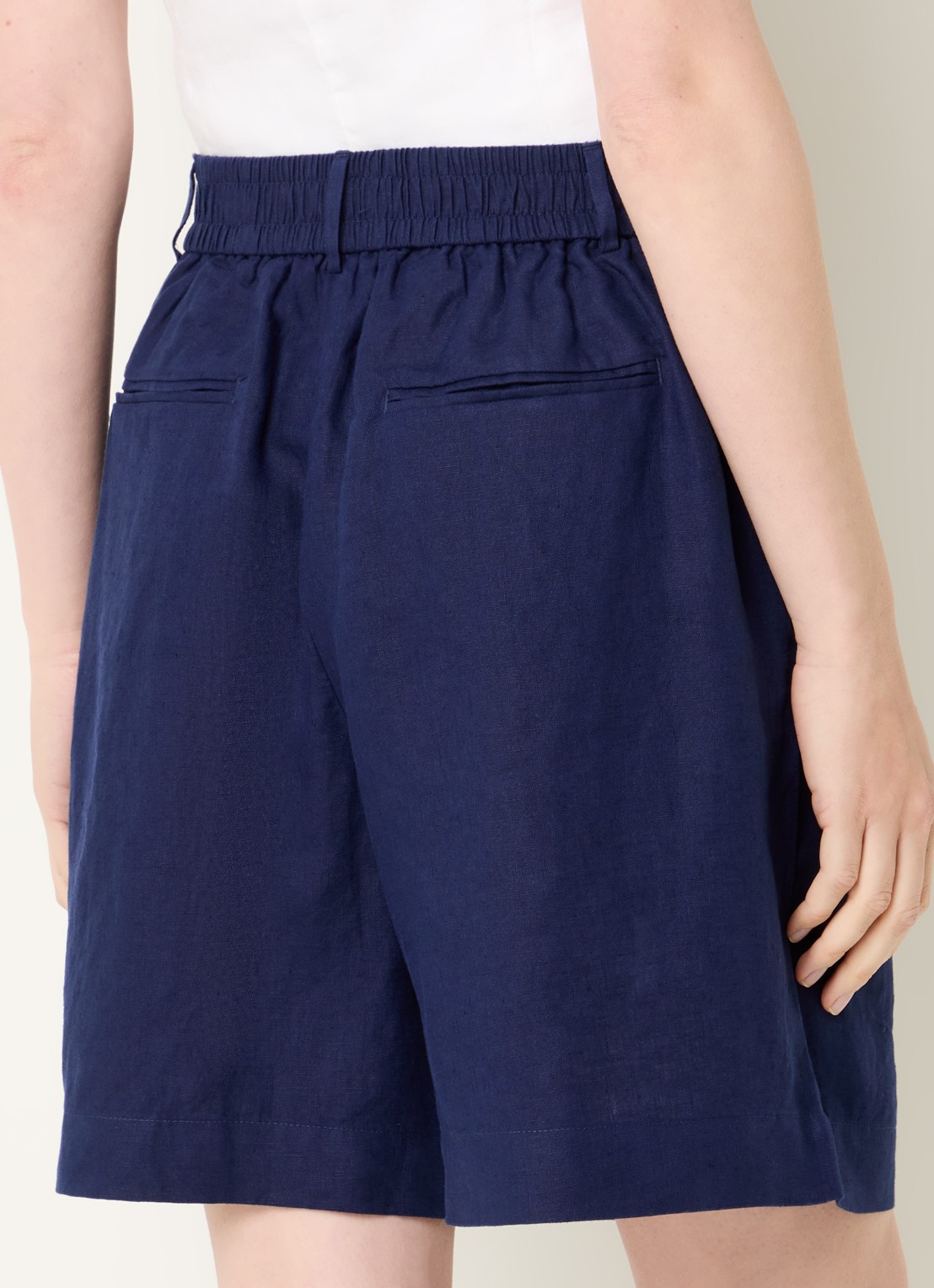 Benetton Bermuda high waist loose fit korte broek van linnen - achterkant royalblauw