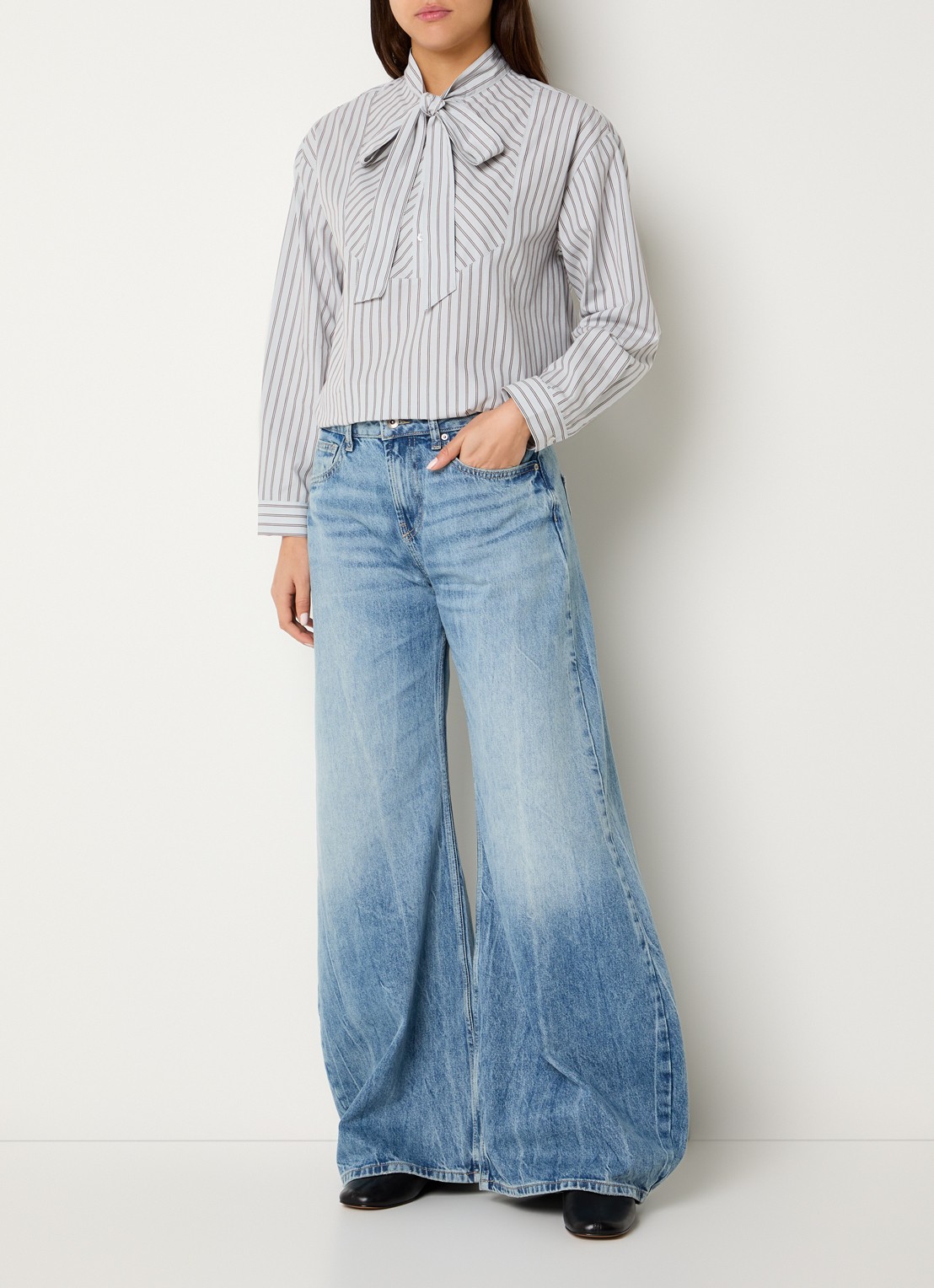 Benetton Blouse met sjaalkraag en streepprint - voorkant 2 lichtroze
