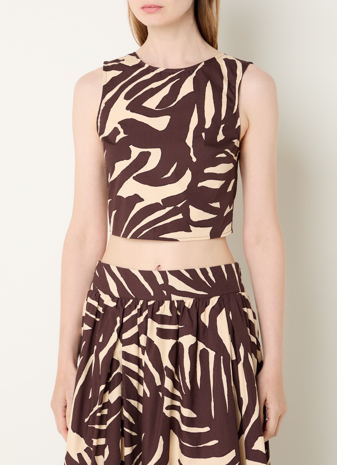 Benetton Cropped mouwloze top met print en gestrikt detail - detail 2 bruin