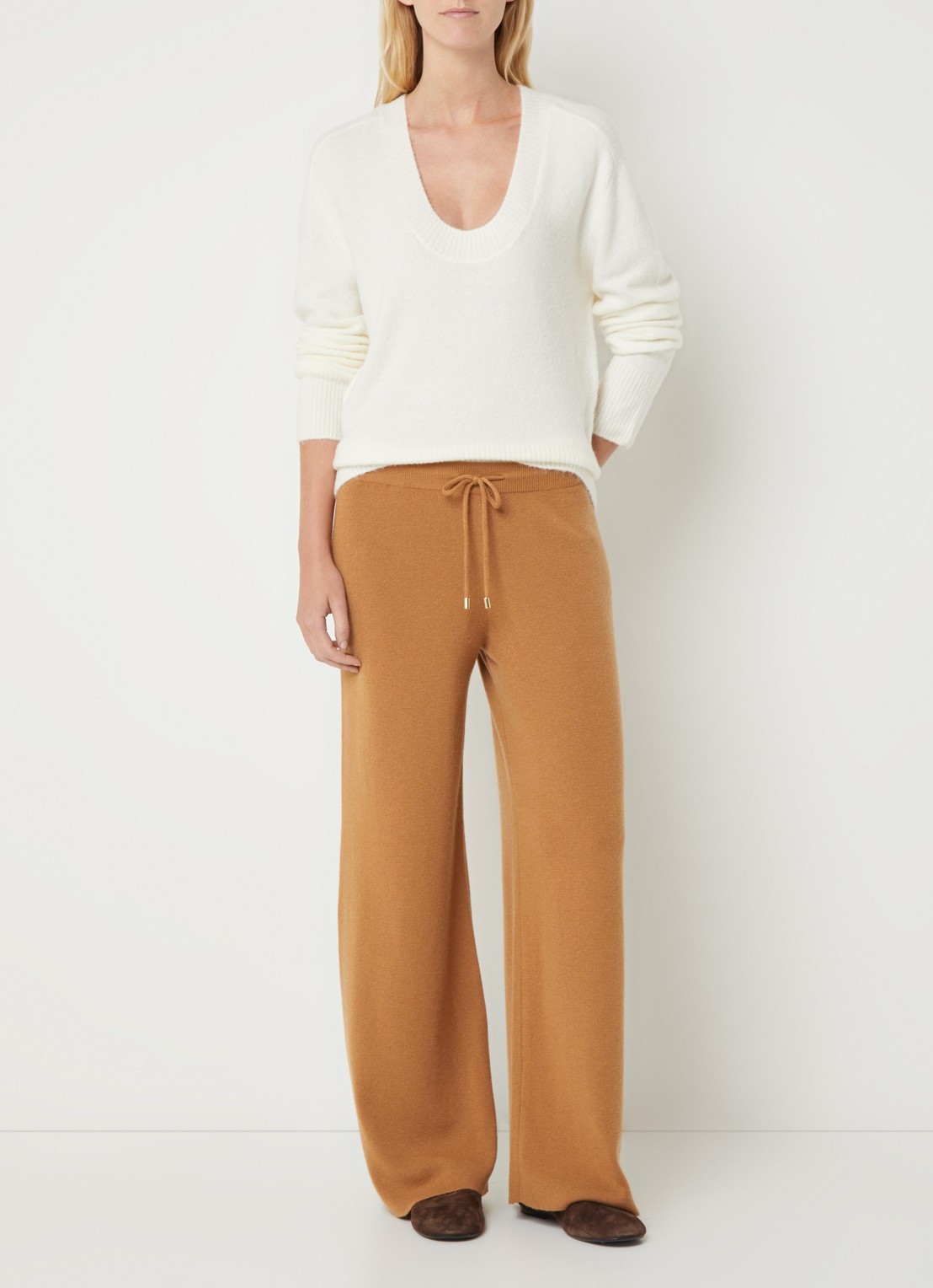 Benetton Fijngebreide pullover in wolblend met V-hals - voorkant 4 gebroken wit