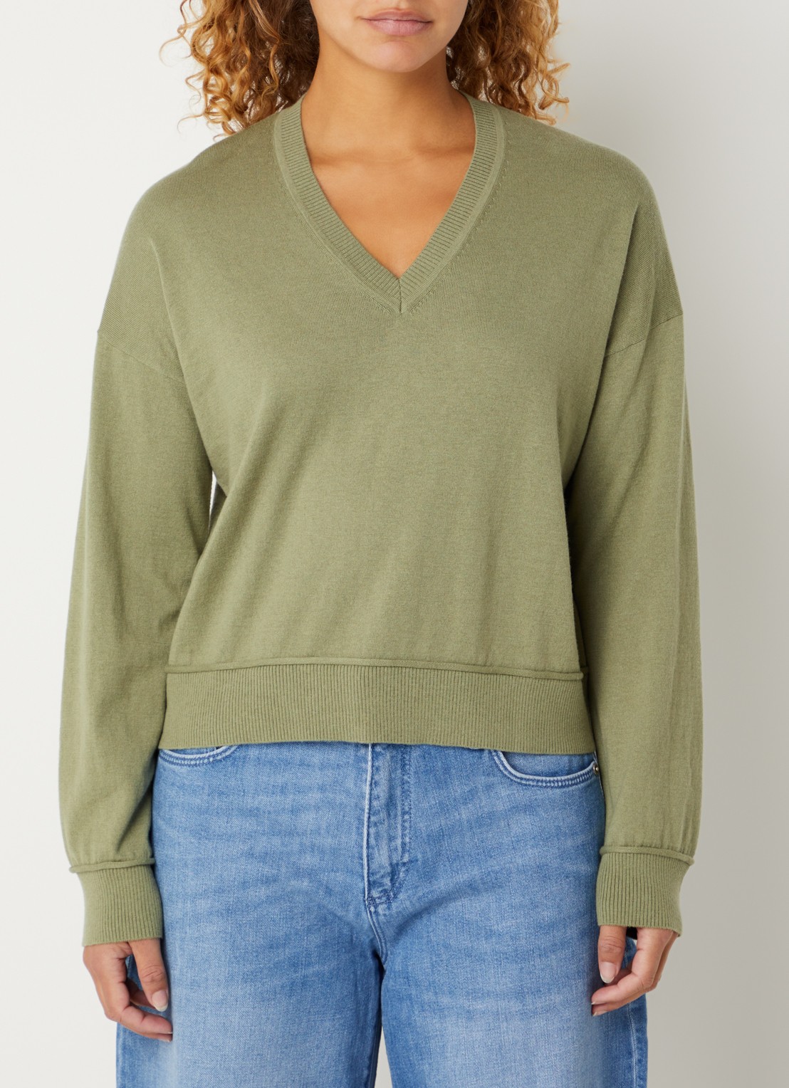 Benetton Fijngebreide pullover in wolblend met V-hals - detail 4 groen