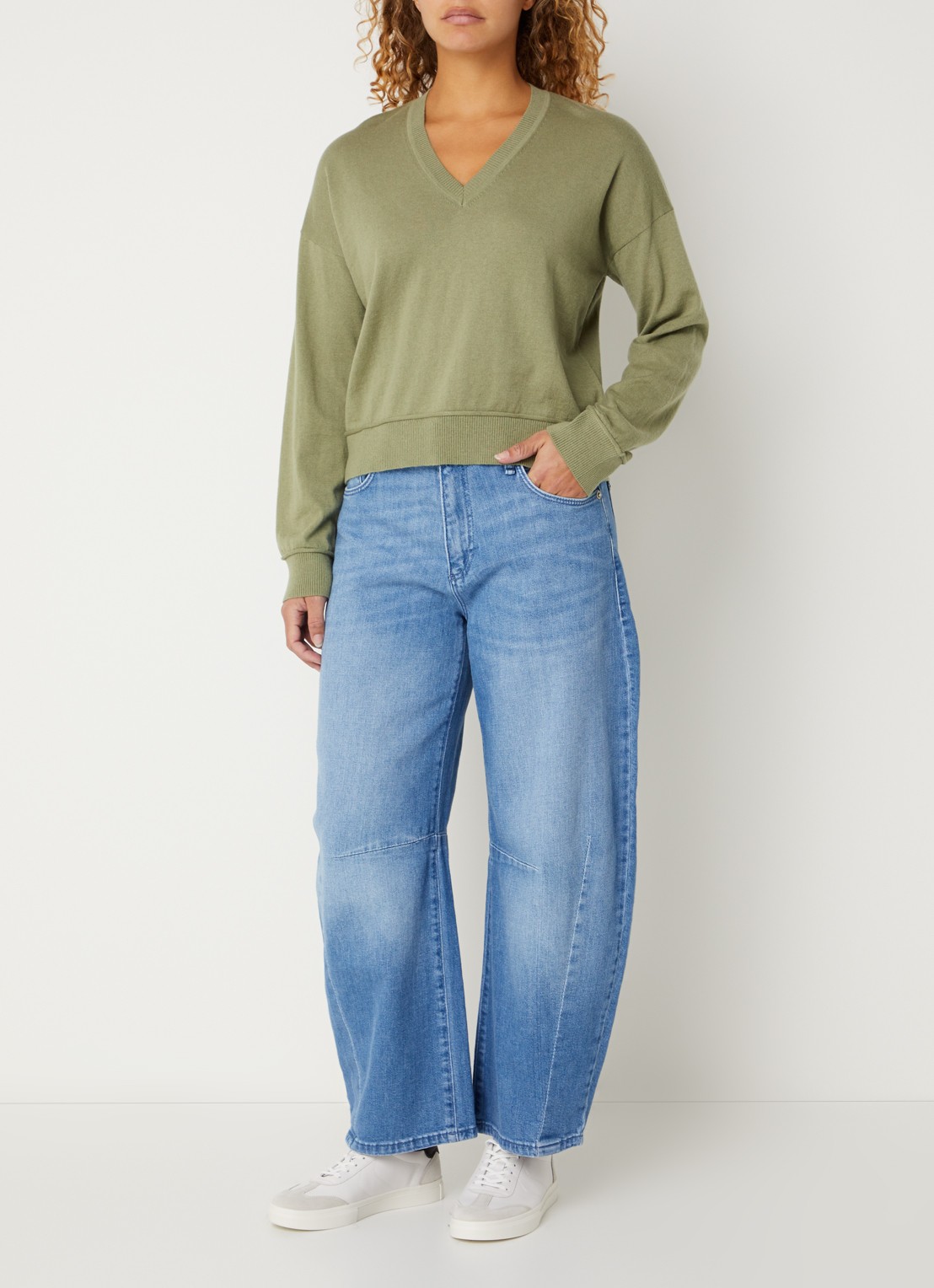 Benetton Fijngebreide pullover in wolblend met V-hals - voorkant 3 groen
