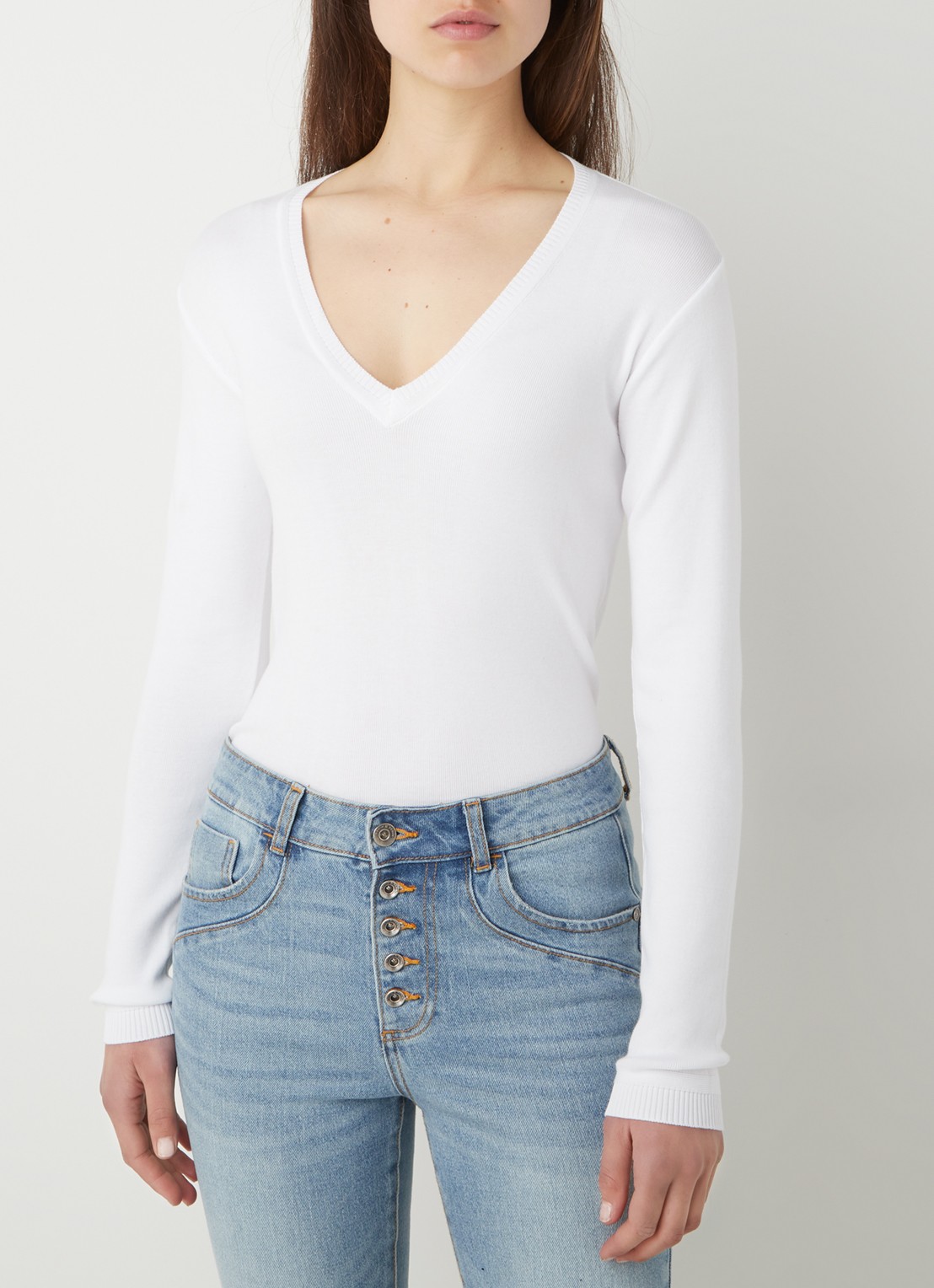 Benetton Fijngebreide pullover met V-hals - detail 8 gebroken wit