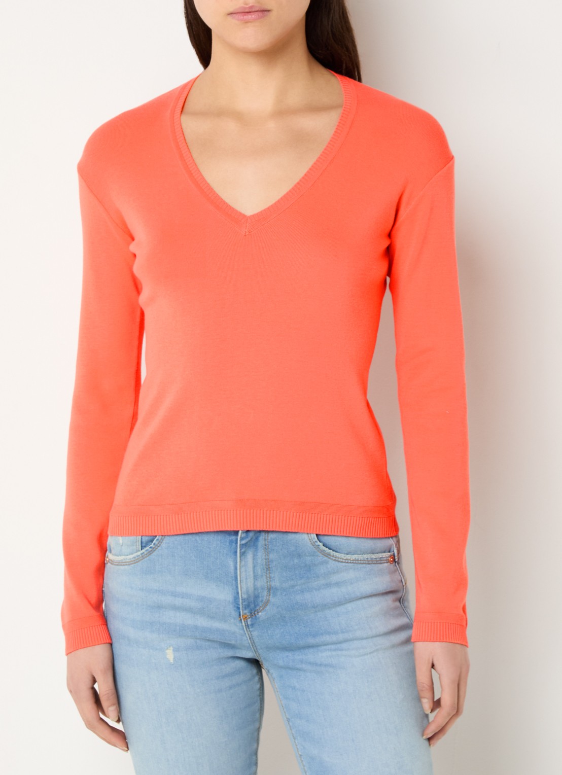 Benetton Fijngebreide pullover met V-hals - detail 3 oranje