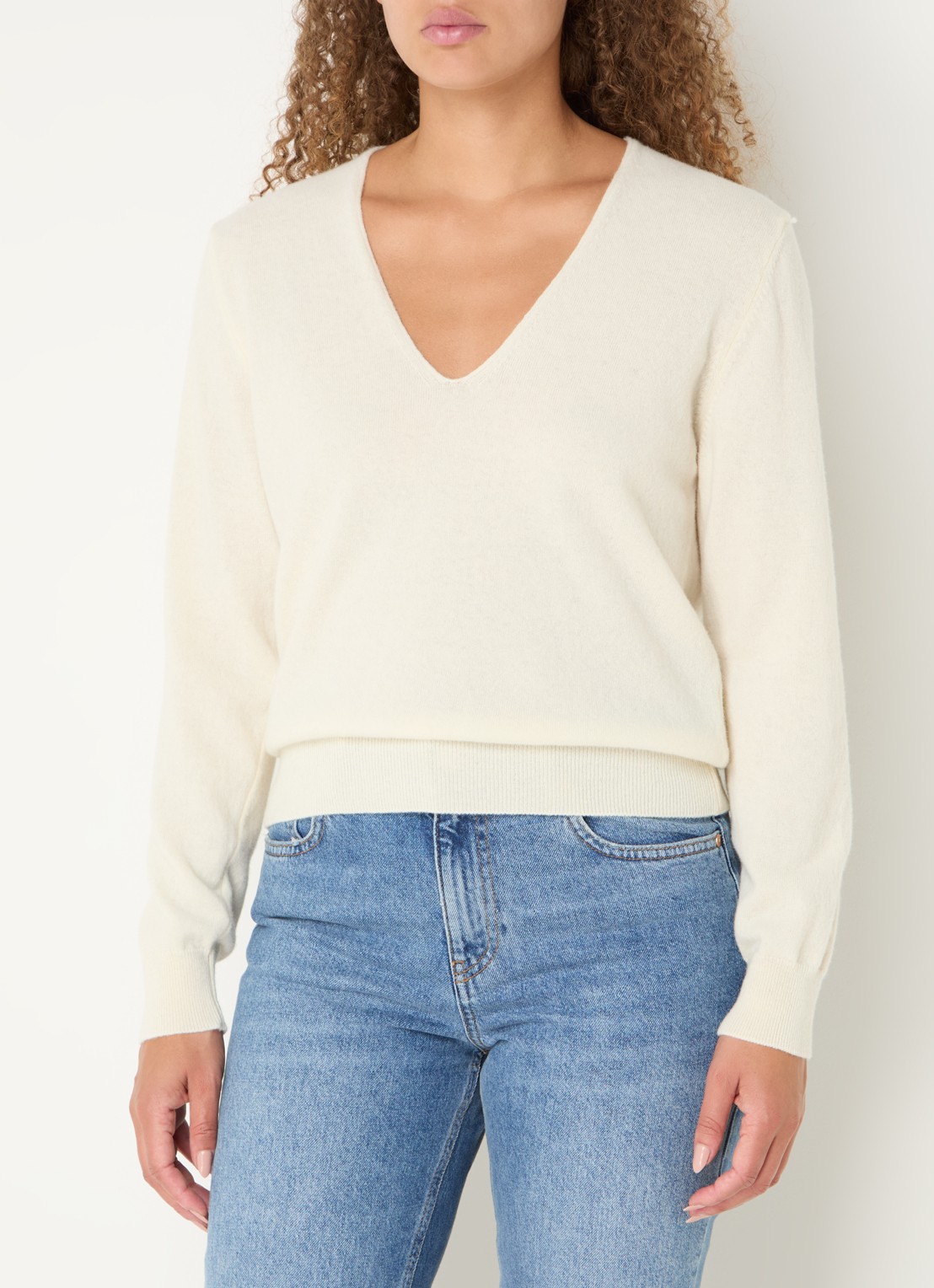 Benetton Fijngebreide pullover van scheerwol met V-hals - detail creme