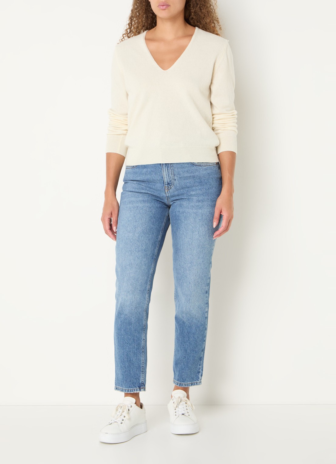 Benetton Fijngebreide pullover van scheerwol met V-hals - voorkant 4 creme