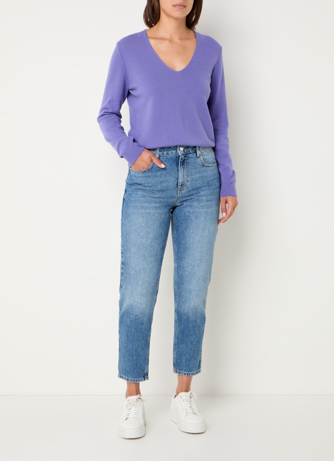 Benetton Fijngebreide pullover van scheerwol met V-hals - voorkant 2 lavendel