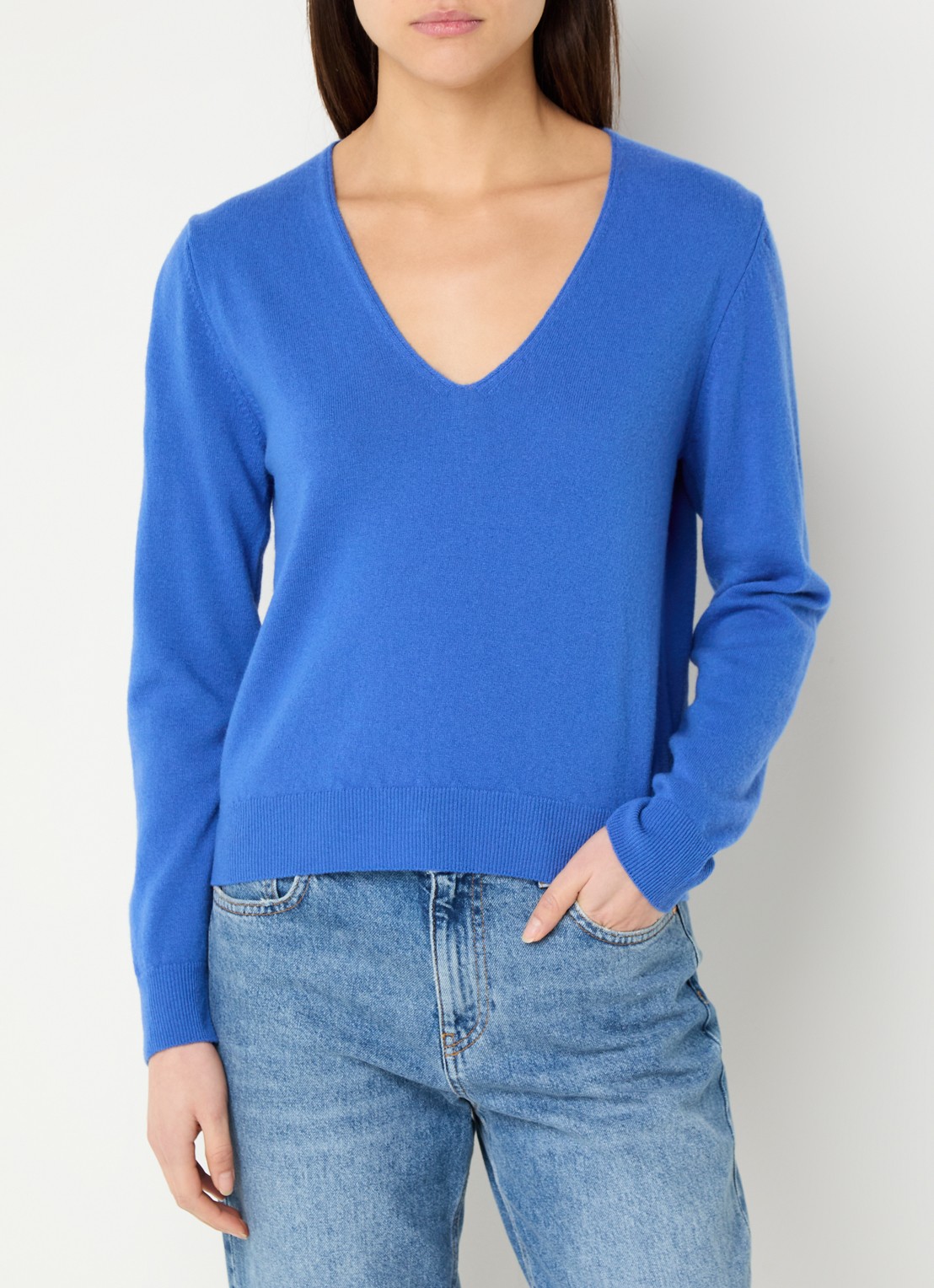 Benetton Fijngebreide pullover van scheerwol met V-hals - detail blauw