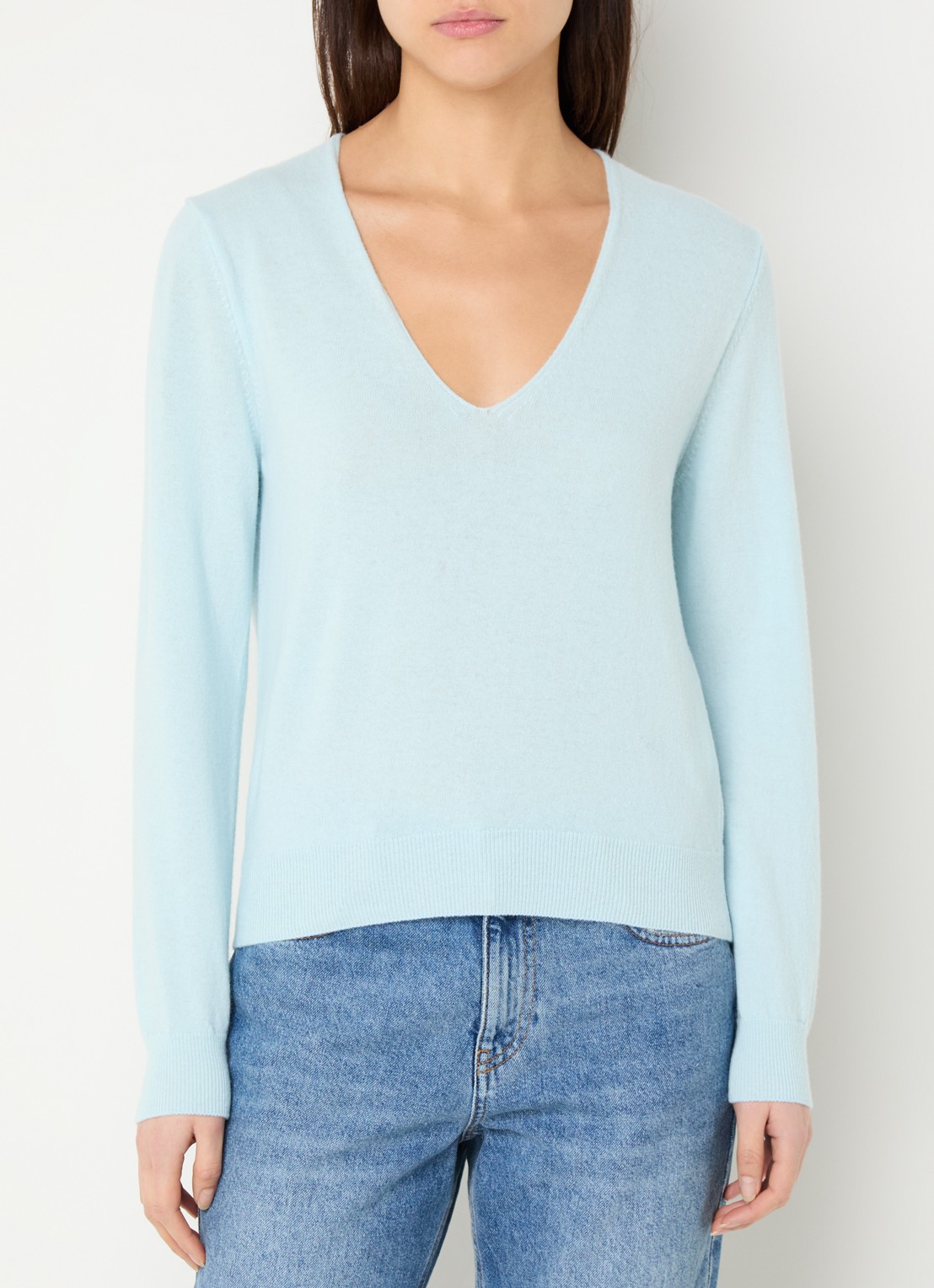 Benetton Fijngebreide pullover van scheerwol met V-hals - detail 4 zeegroen