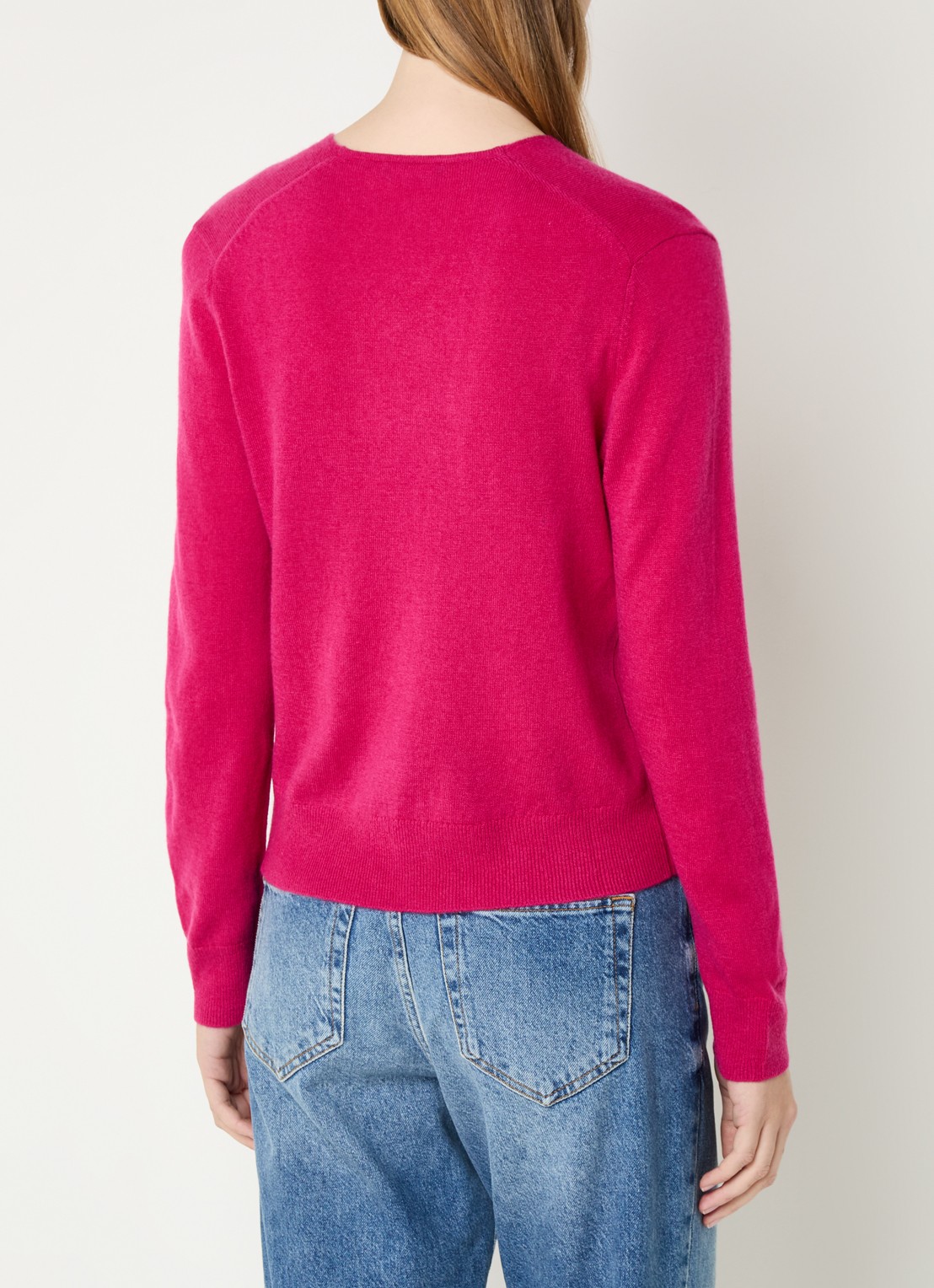 Benetton Fijngebreide pullover van scheerwol met V-hals - achterkant fuchsia