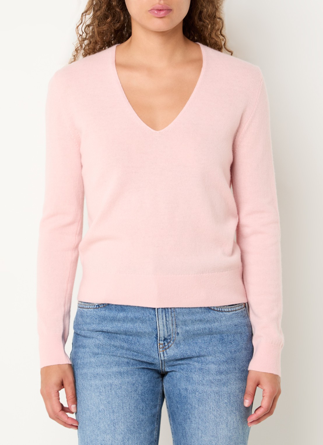 Benetton Fijngebreide pullover van scheerwol met V-hals - detail 8 lichtroze
