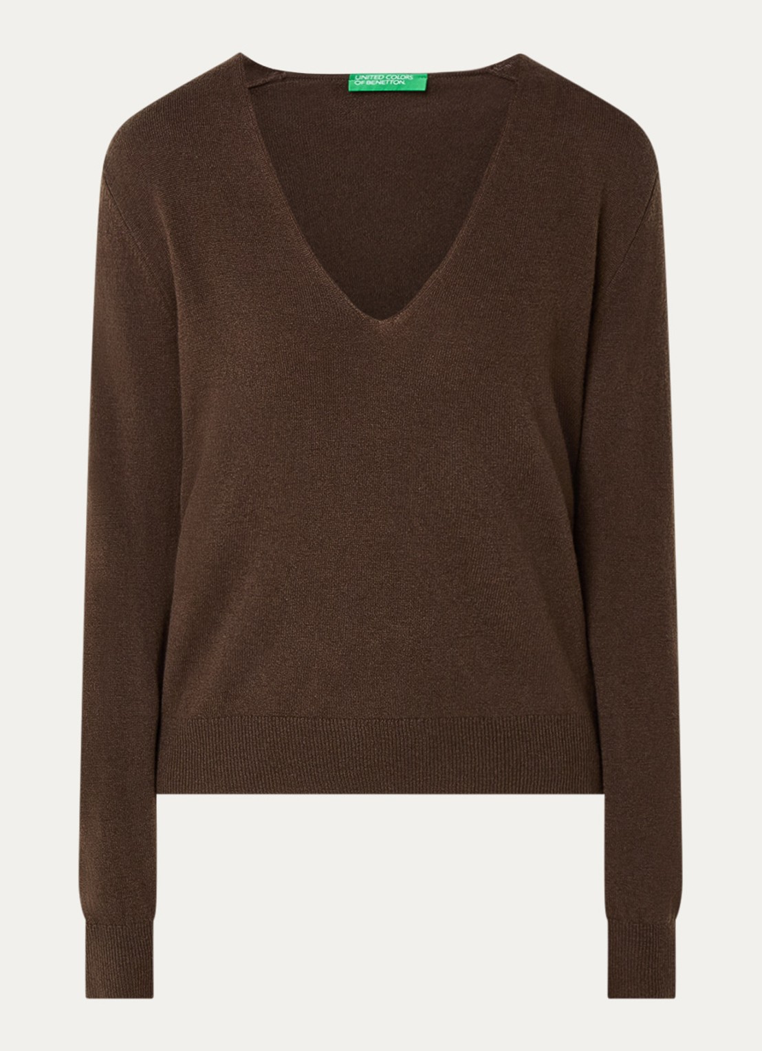 Benetton Fijngebreide pullover van scheerwol met V-hals - voorkant 2 bruin