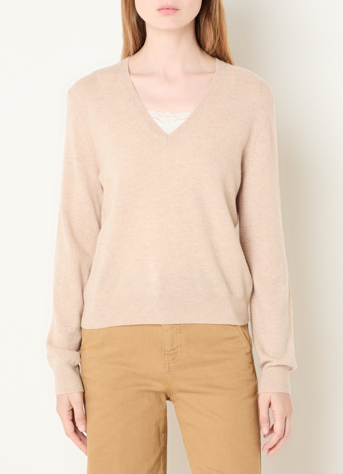 Benetton Fijngebreide trui van wol met V-hals - detail 2 beige