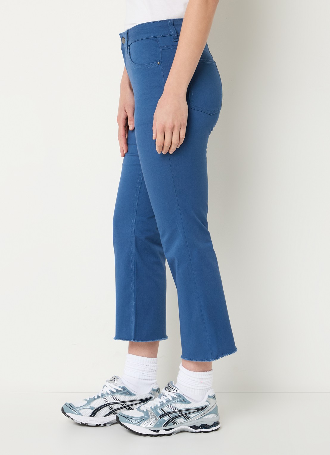 Benetton High waist cropped bootcut jeans met gekleurde wassing - detail 2 staalblauw