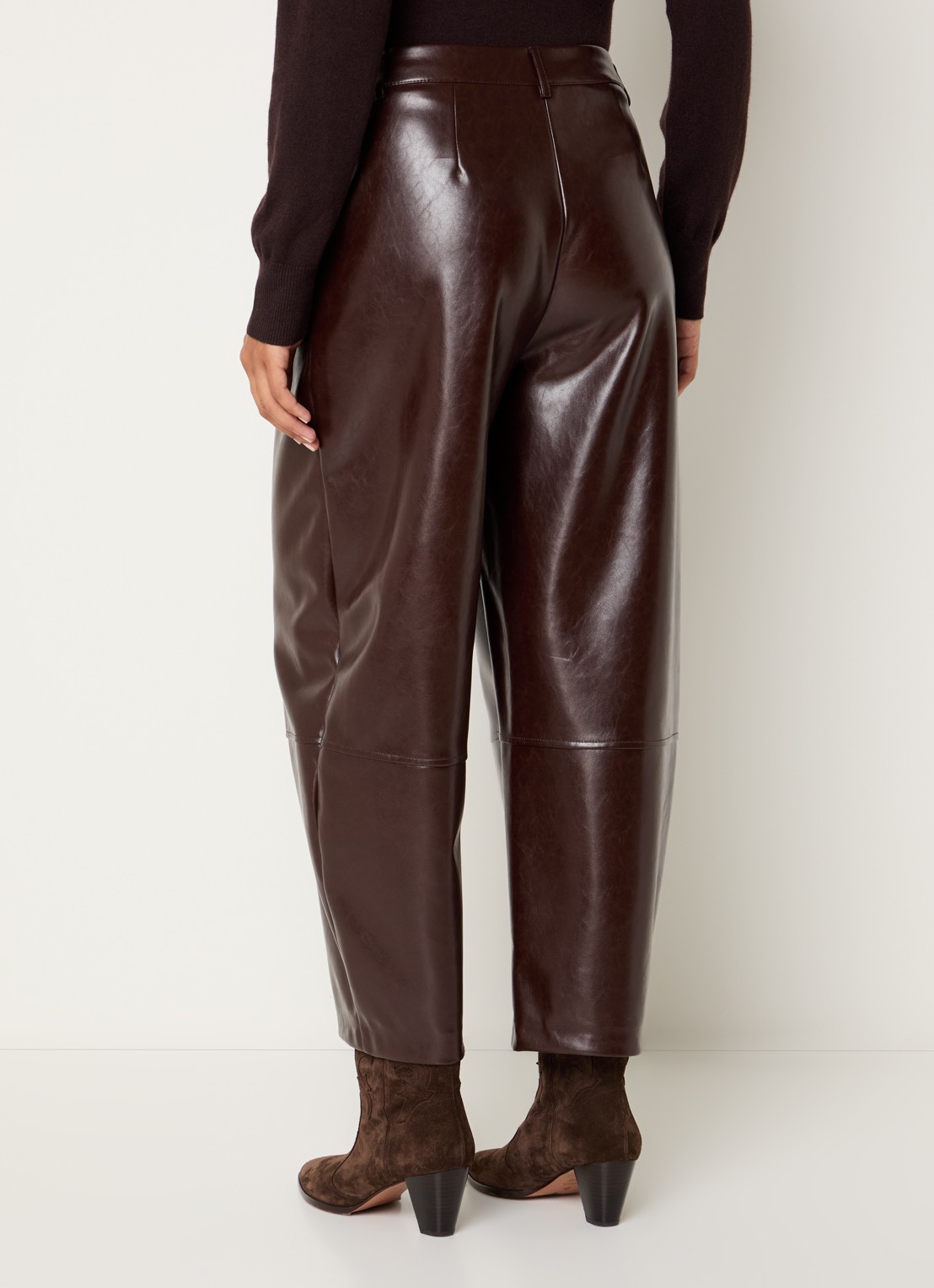 Benetton High waist cropped tapered fit broek van imitatieleer - achterkant 2 chocoladebruin