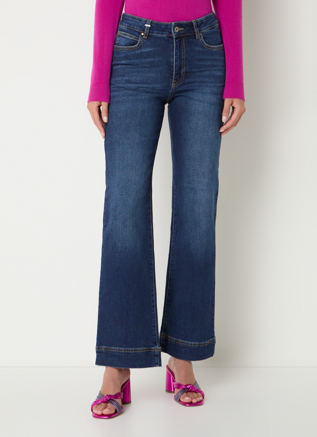 Benetton High waist flared jeans in  katoenblend - detail indigo