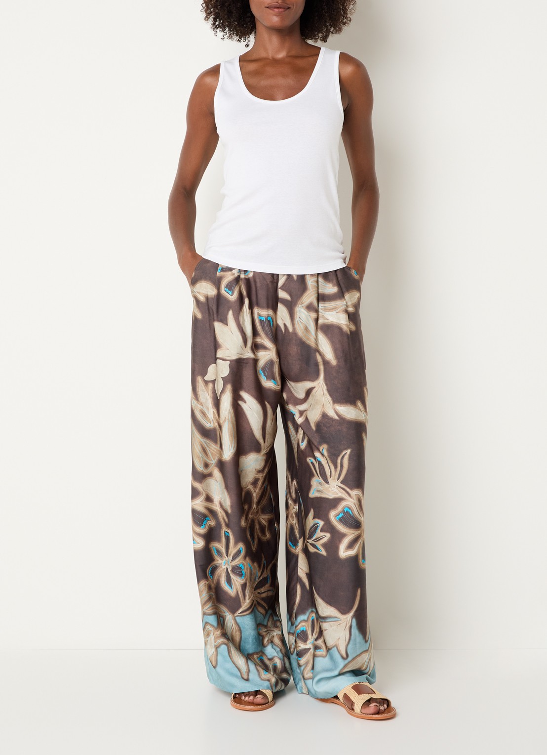 Benetton High waist loose fit broek met bloemenprint - voorkant 3 bruin