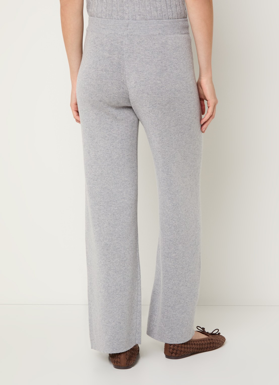 Benetton High waist straight fit broek in kasjmier wolblend - achterkant 2 lichtgrijs