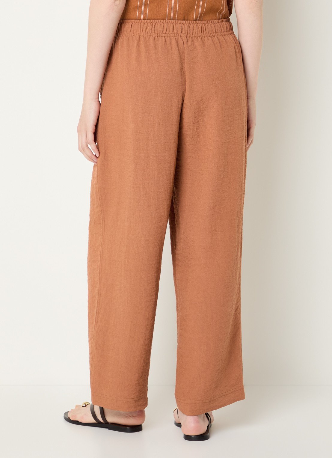 Benetton HIgh waist straight fit pantalon met opgestikte zakken - achterkant 3 oranjebruin