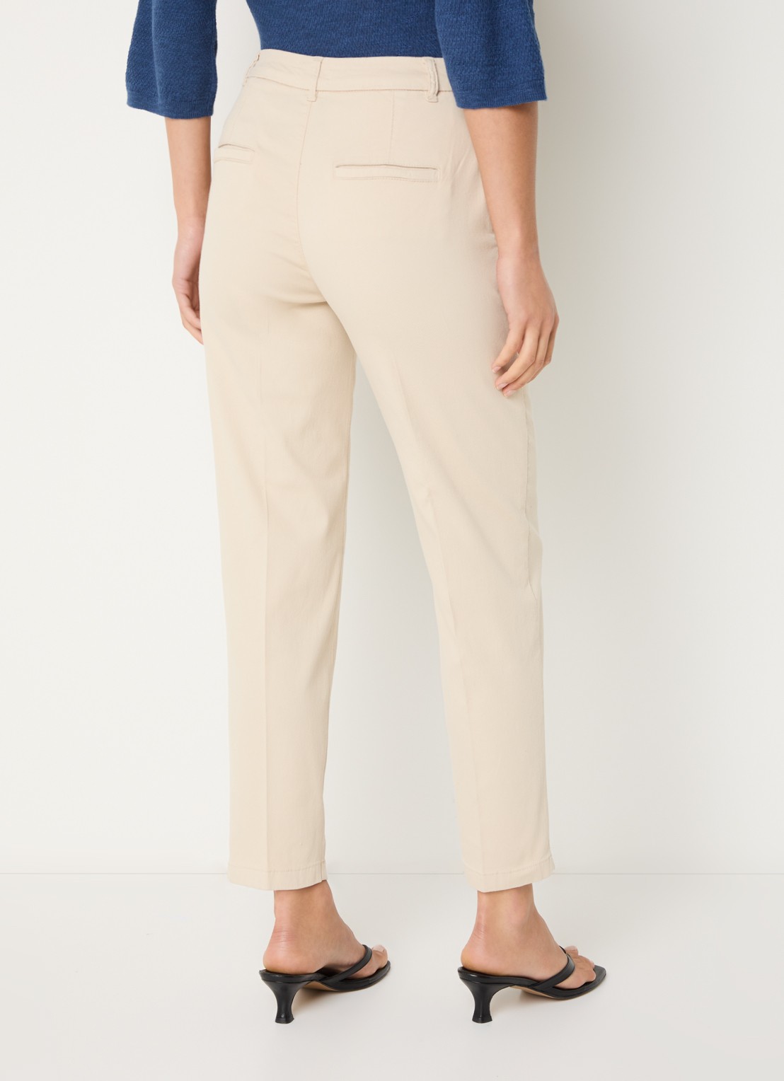 Benetton High waist tapered fit cropped chino met steekzakken - achterkant zand