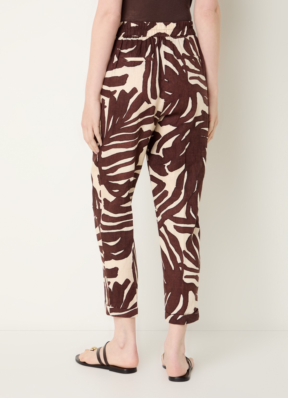 Benetton High waist tapered fit joggingbroek van linnen met print - achterkant bruin