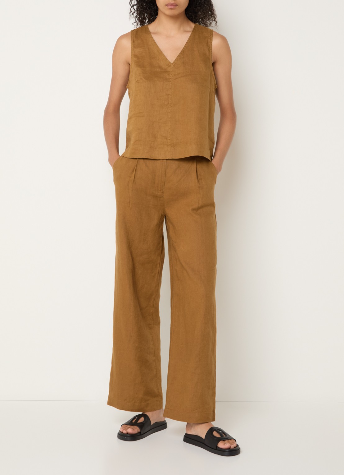 Benetton High waist wide fit chino van linnen met steekzakken - voorkant 4 camel