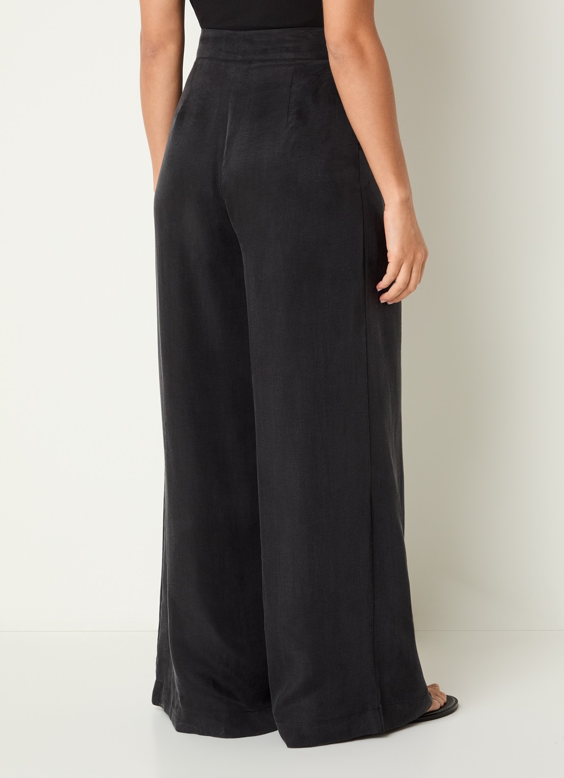 Benetton High waist wide fit pantalon met glanzende finish - achterkant 4 zwart