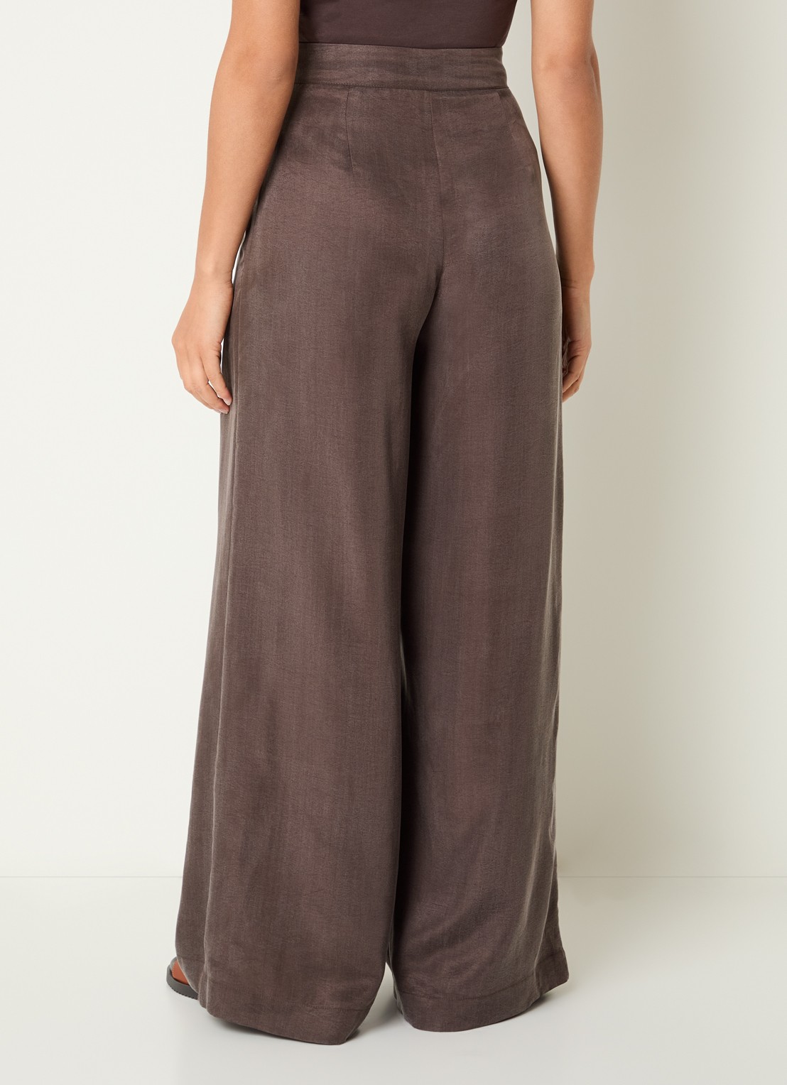 Benetton High waist wide fit pantalon met glanzende finish - achterkant 3 kastanjebruin
