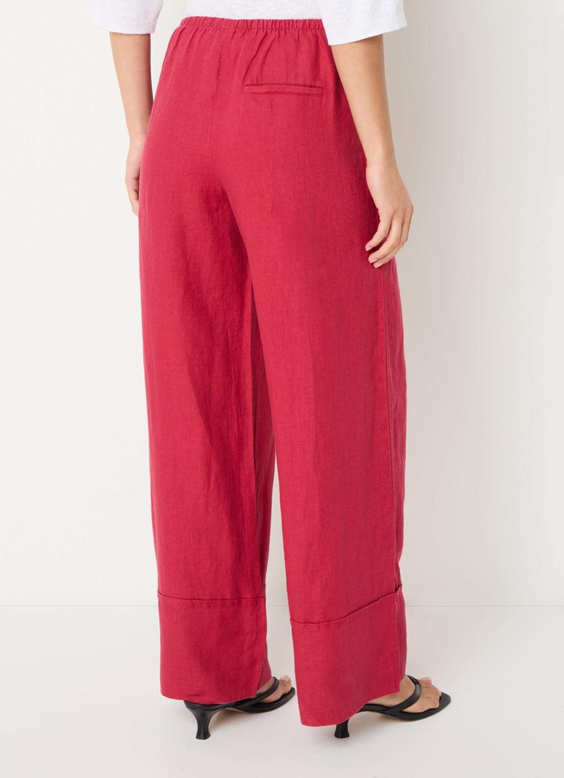 Benetton Low waist broek van linnen met steekzakken - achterkant cranberryrood