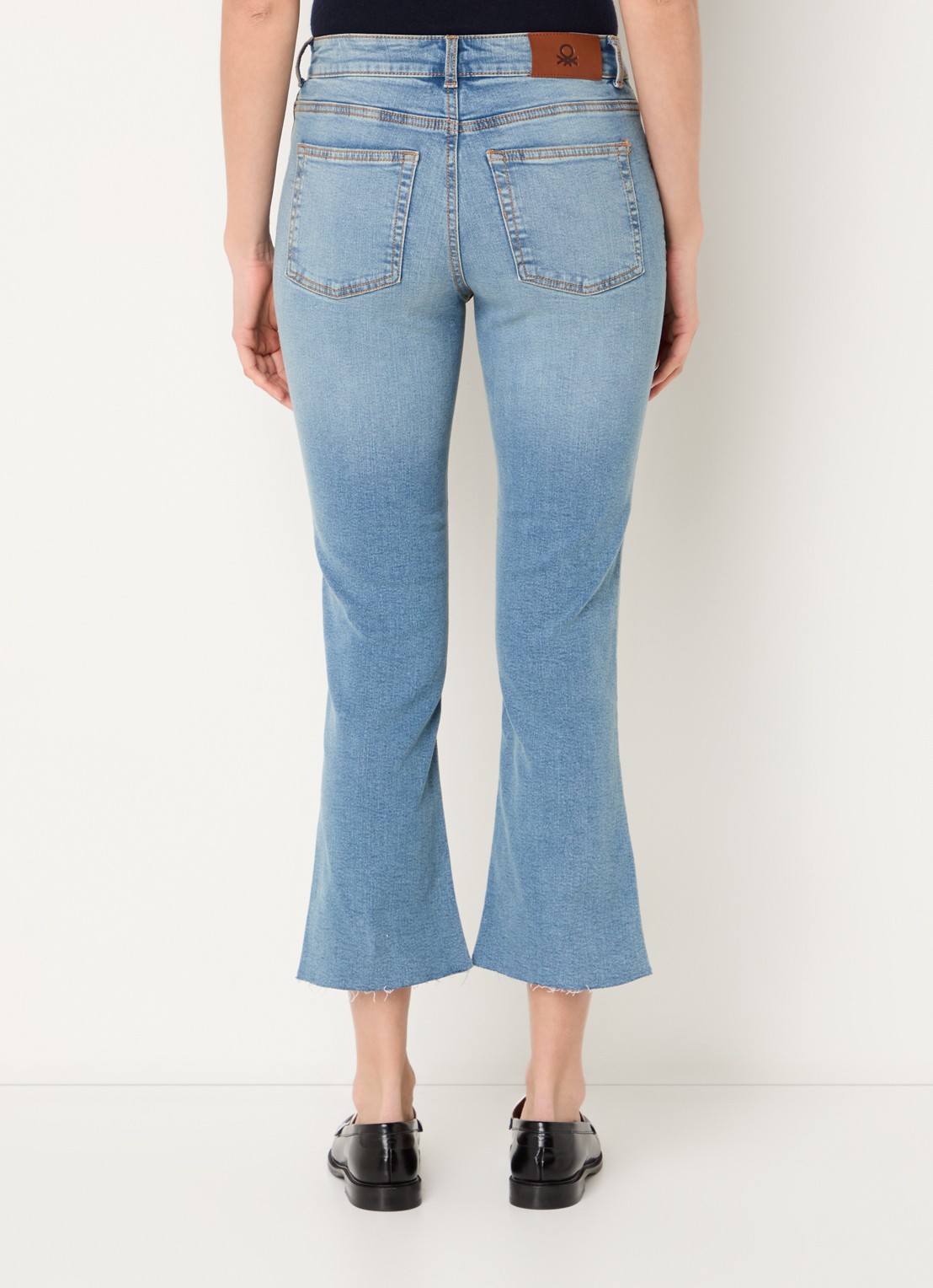 Benetton Mid waist cropped bootcut jeans met steekzakken - achterkant 2 jeans